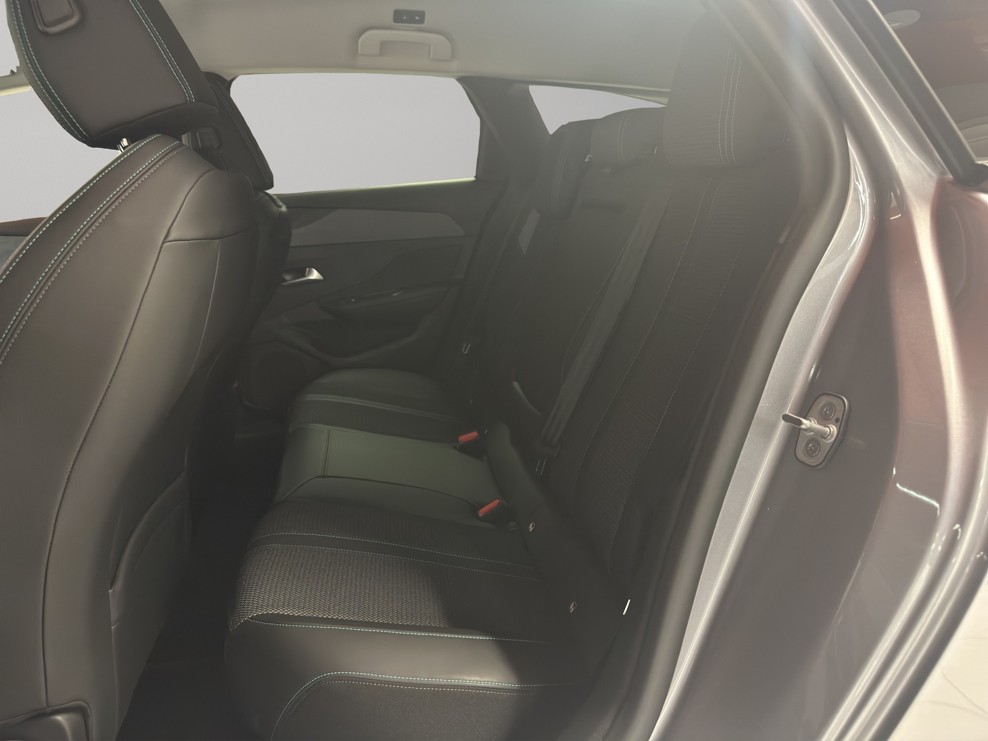 PEUGEOT 308 SW 1.2 PureTech Active-image-7