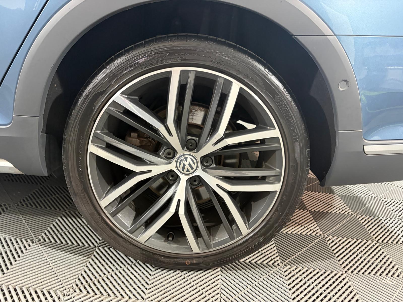VW Passat Alltrack 2.0 TDI BMT 4Motion DSG - Attelage - Toit ouvrant-image-27