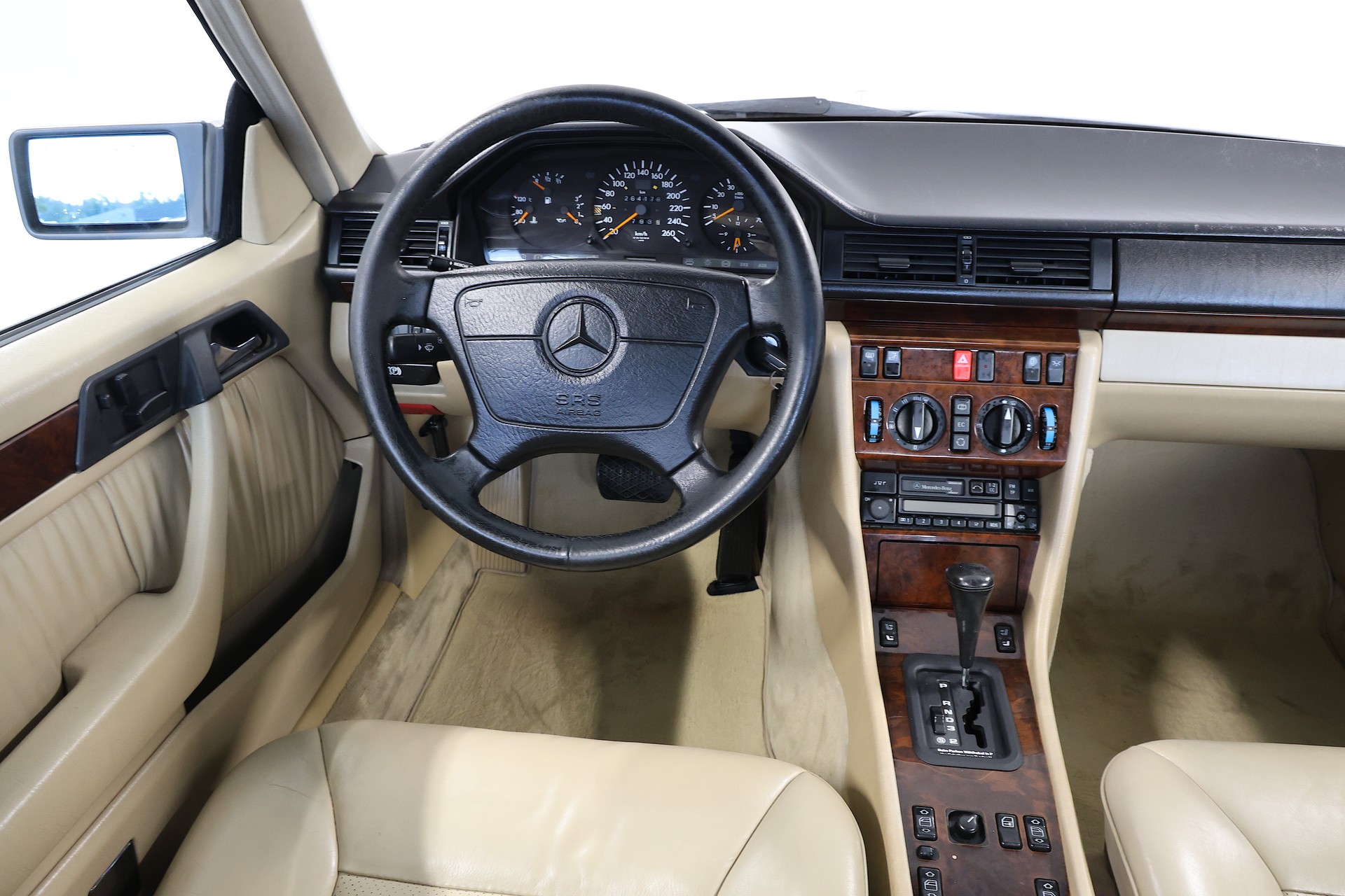 MERCEDES-BENZ E 320 Coupé *Frisch ab VETERANPRÜFUNG*-image-9