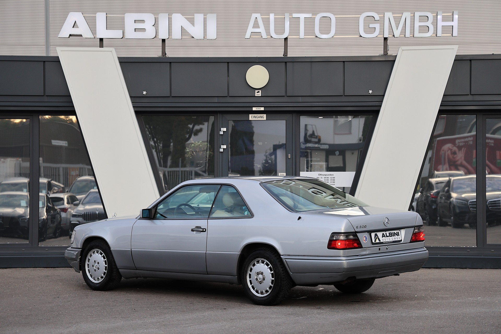 MERCEDES-BENZ E 320 Coupé *Frisch ab VETERANPRÜFUNG*-showroom-element-2