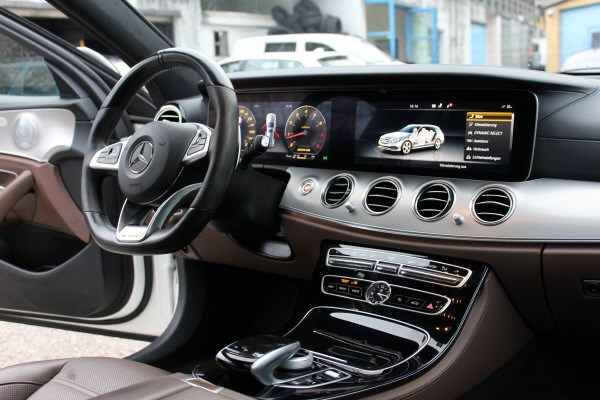 MERCEDES-BENZ E 43 AMG 4 Matic-image-12