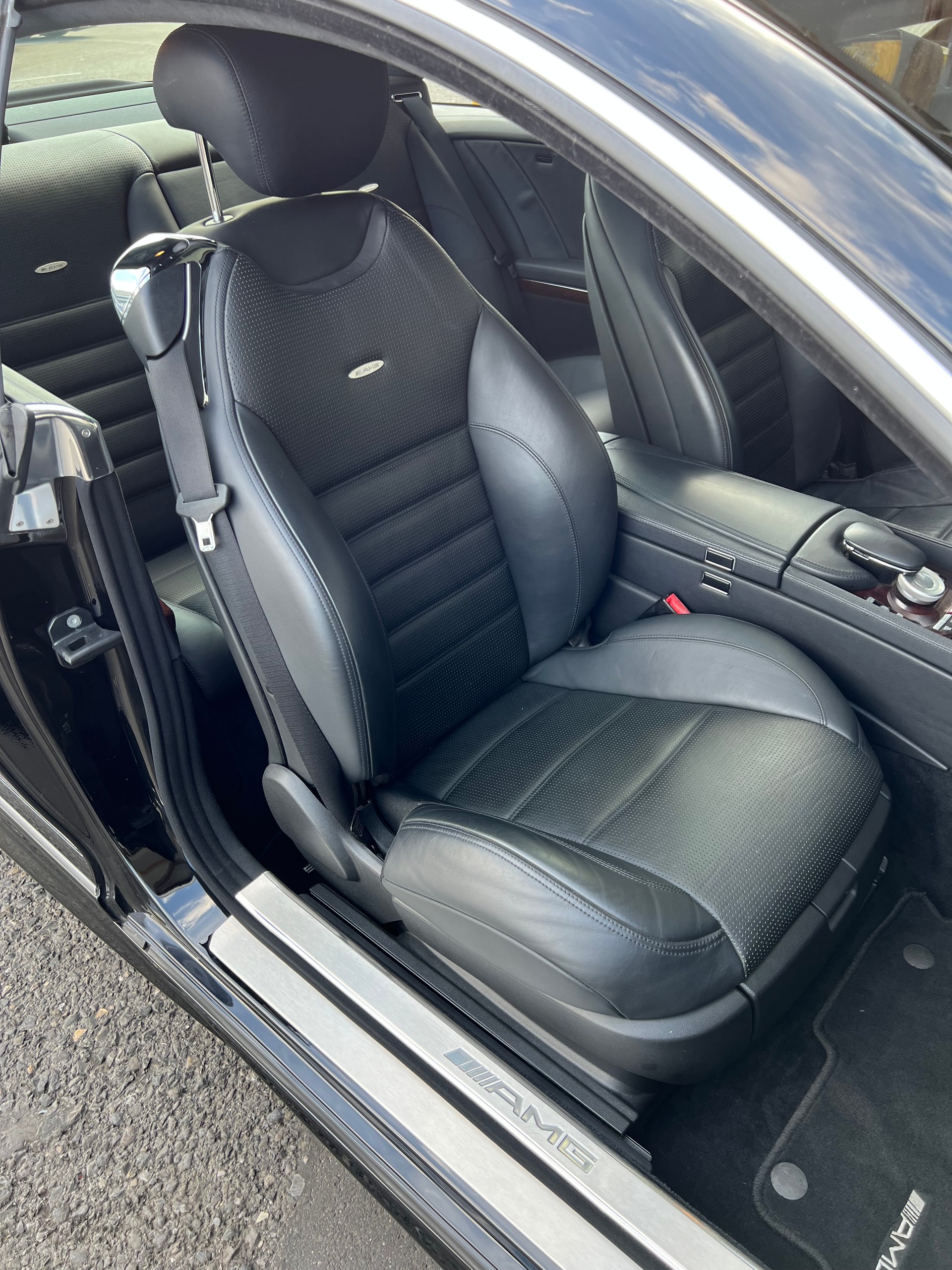 MERCEDES-BENZ CL 63 AMG 7G-Tronic-image-18