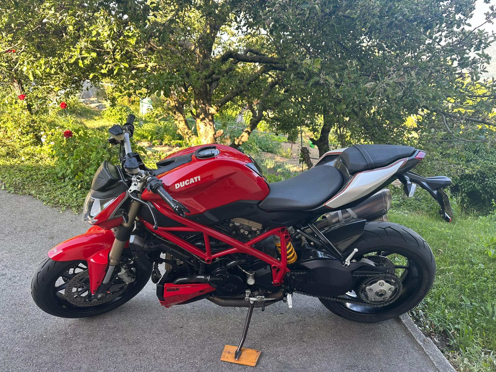 DUCATI Streetfighter 848