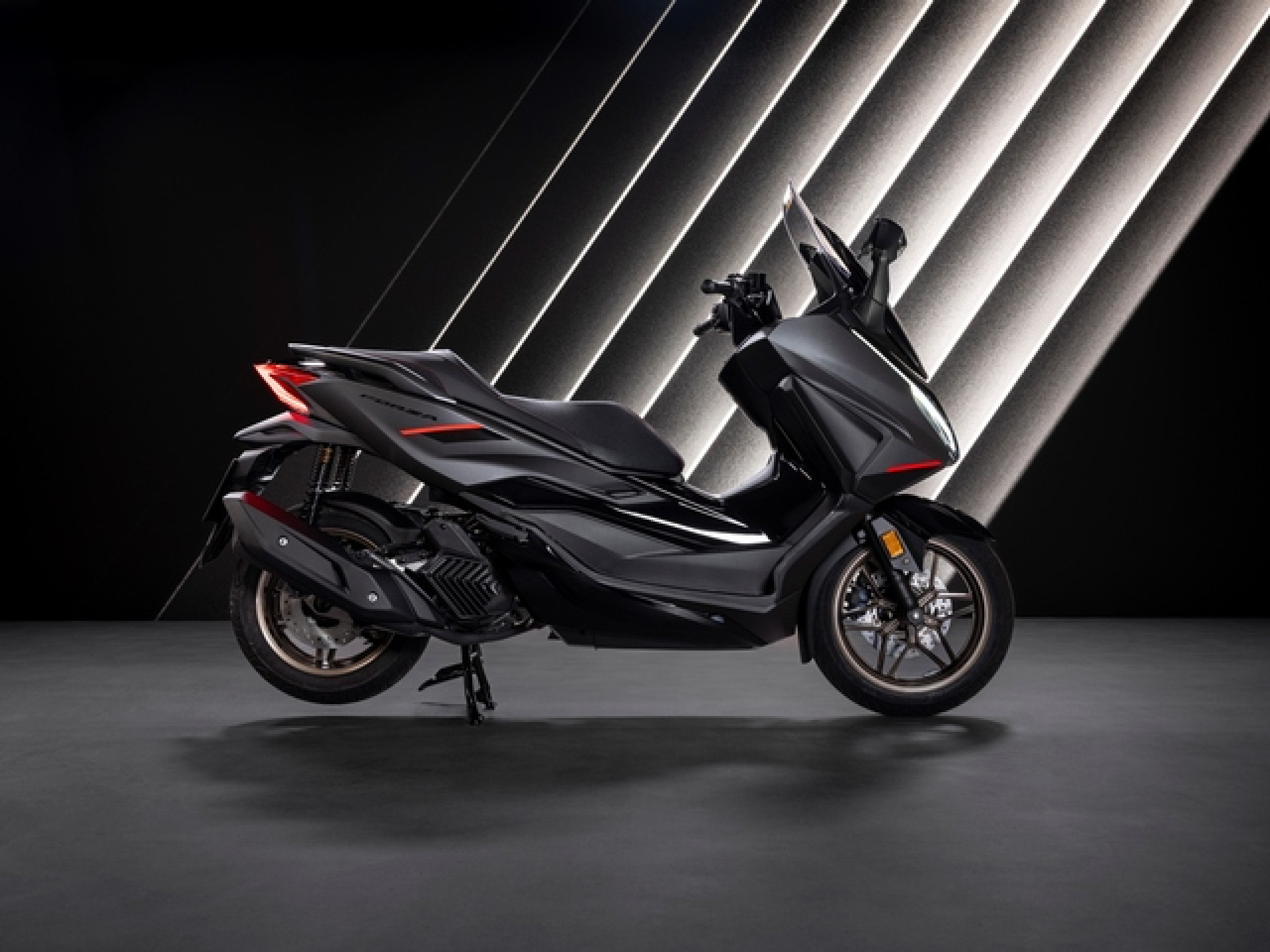 HONDA NSS 125 Forza Special Edition-image-3