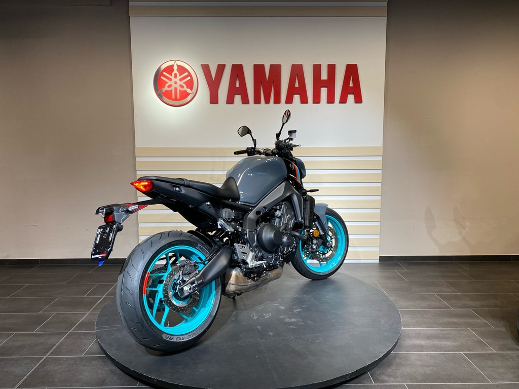YAMAHA MT-09-image-3