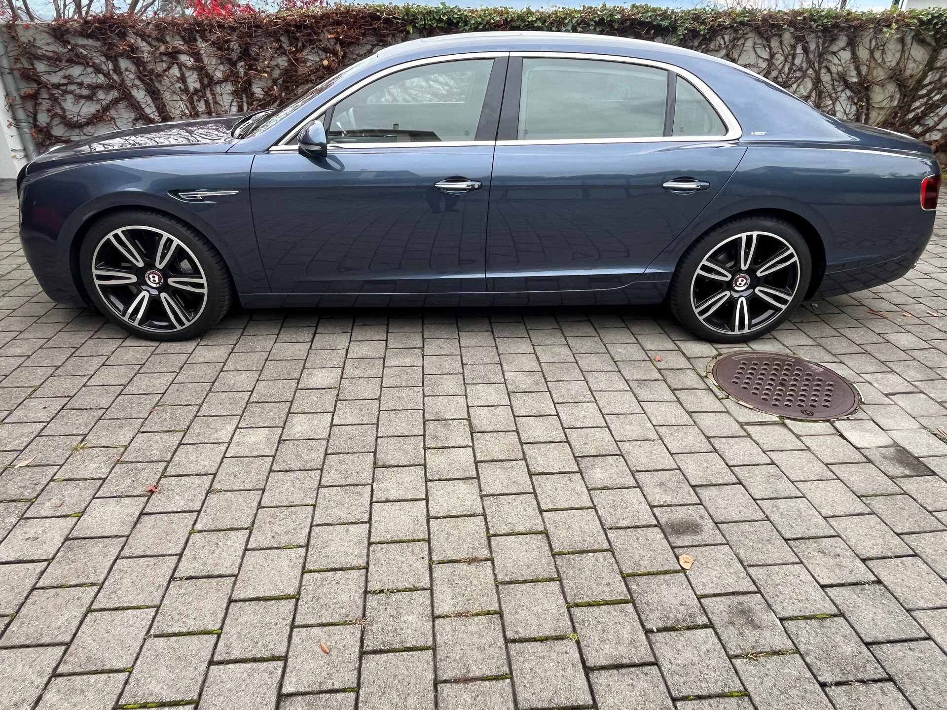 BENTLEY Flying Spur V8 S