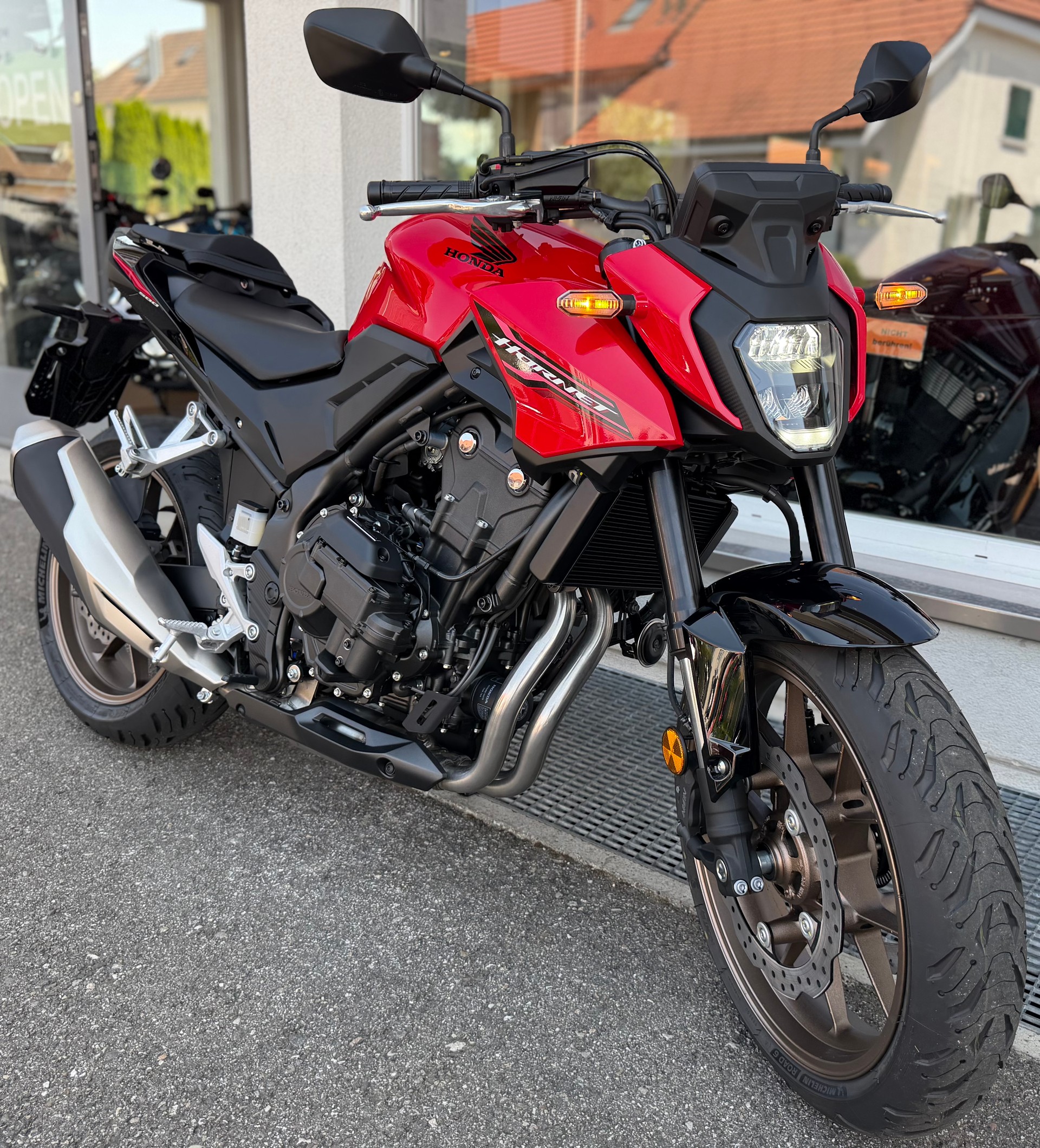 HONDA CB 500 Hornet E-Clutch 2026-image-2