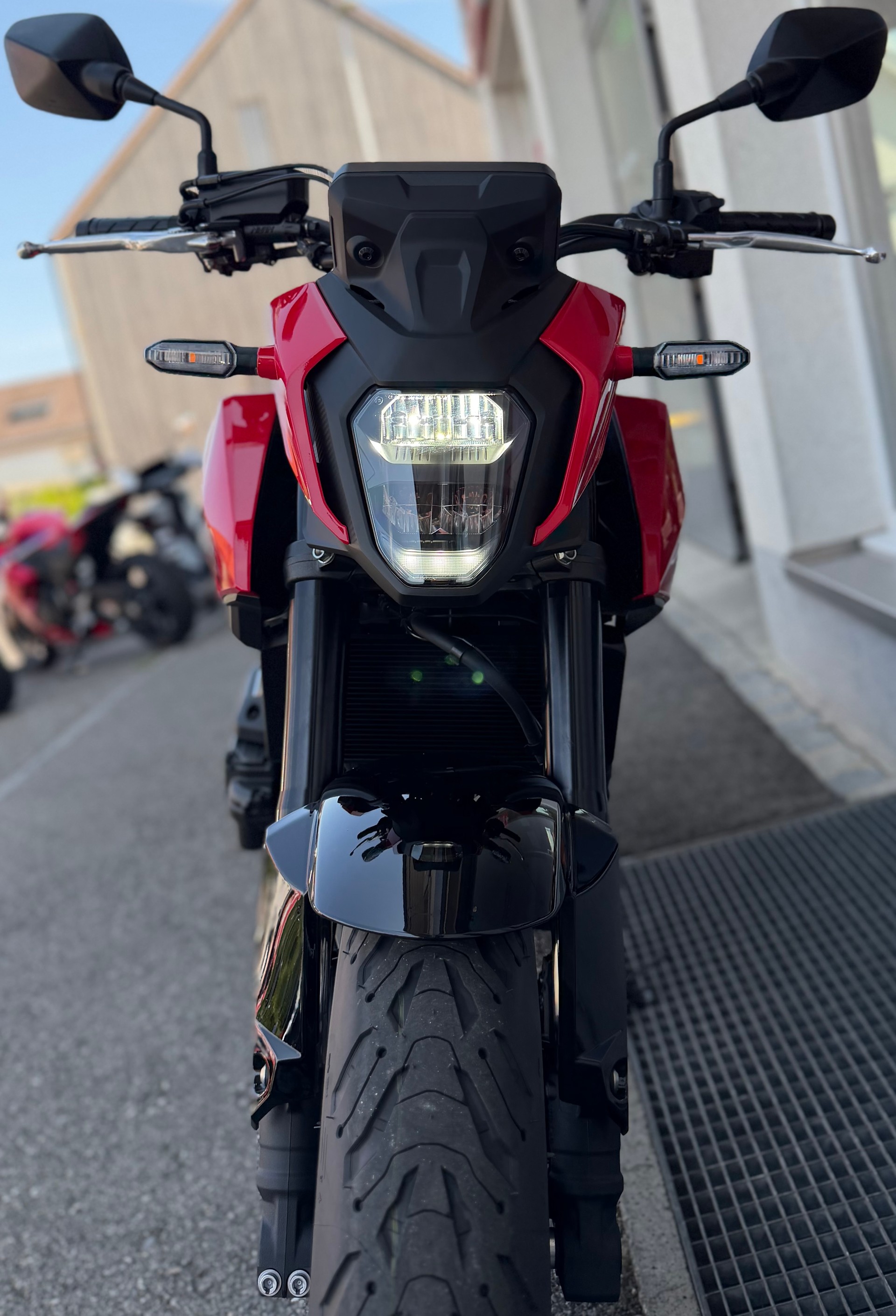 HONDA CB 500 Hornet E-Clutch 2026-image-1