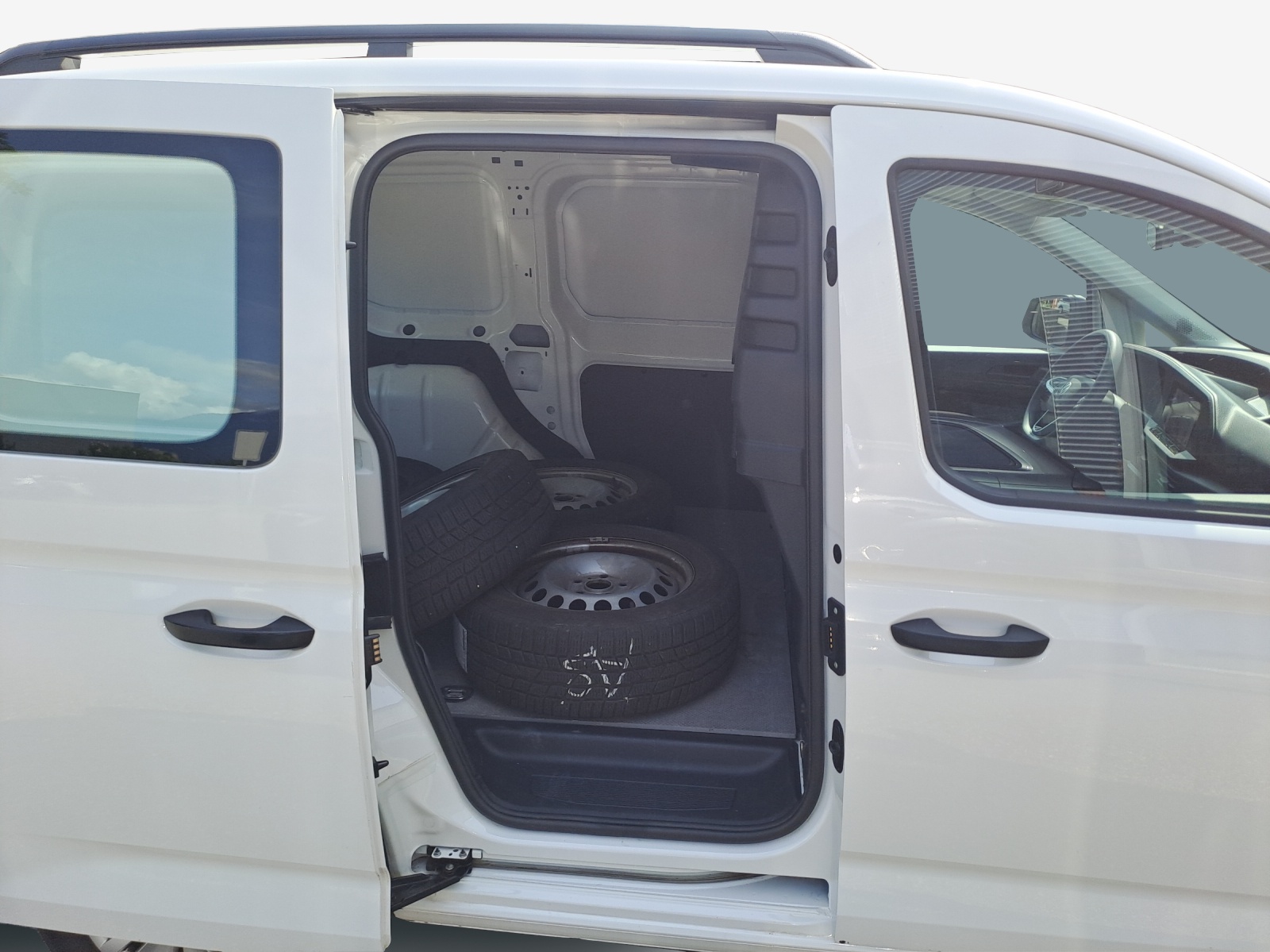 VW Caddy Cargo 2.0TDI-image-13