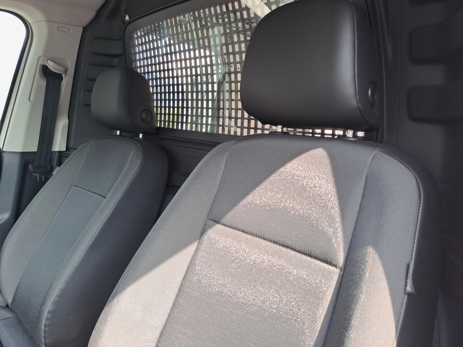 VW Caddy Cargo 2.0TDI-image-11