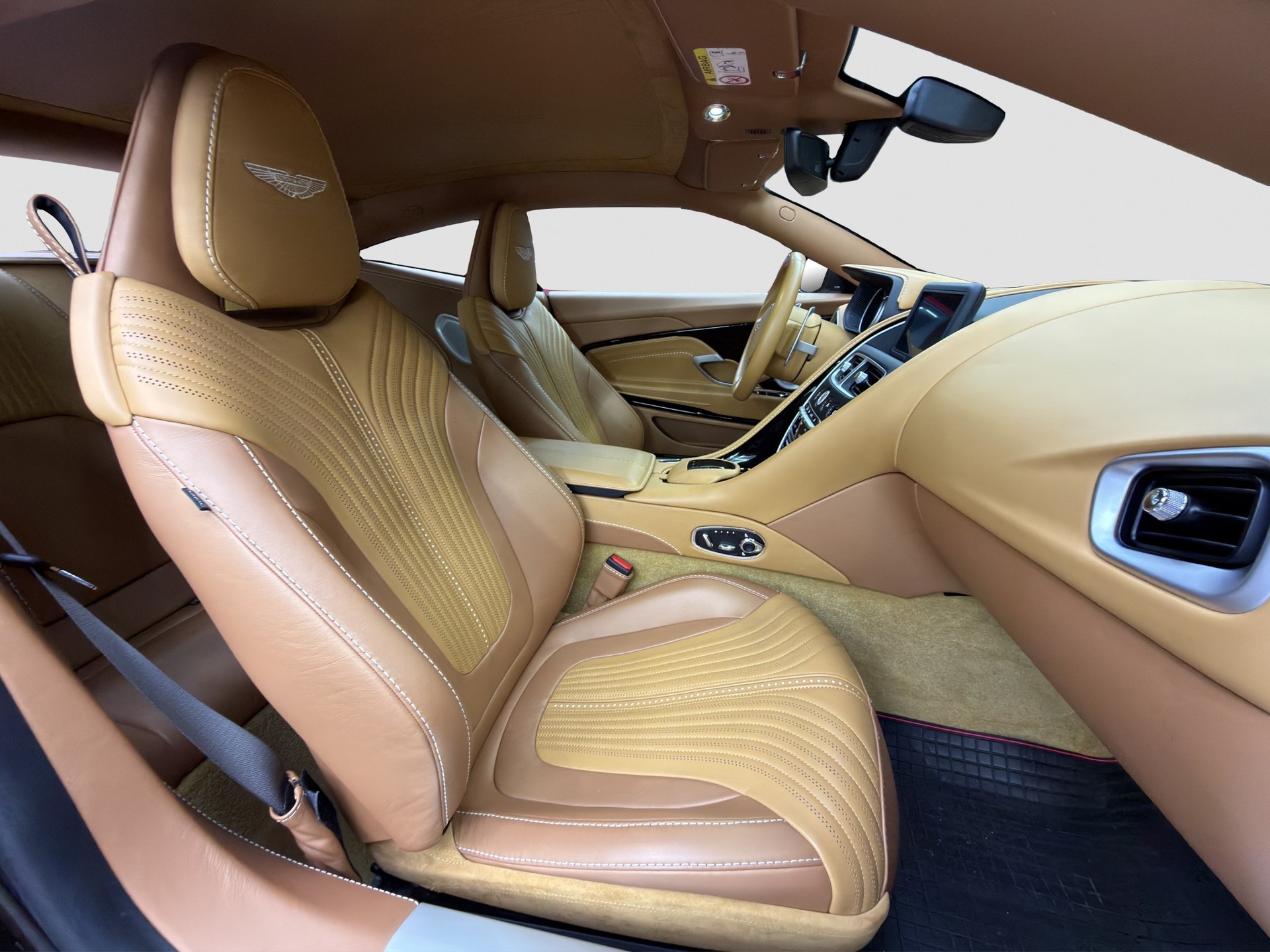 ASTON MARTIN DB11 V12 Launch Edition Touchtronic 3-image-13