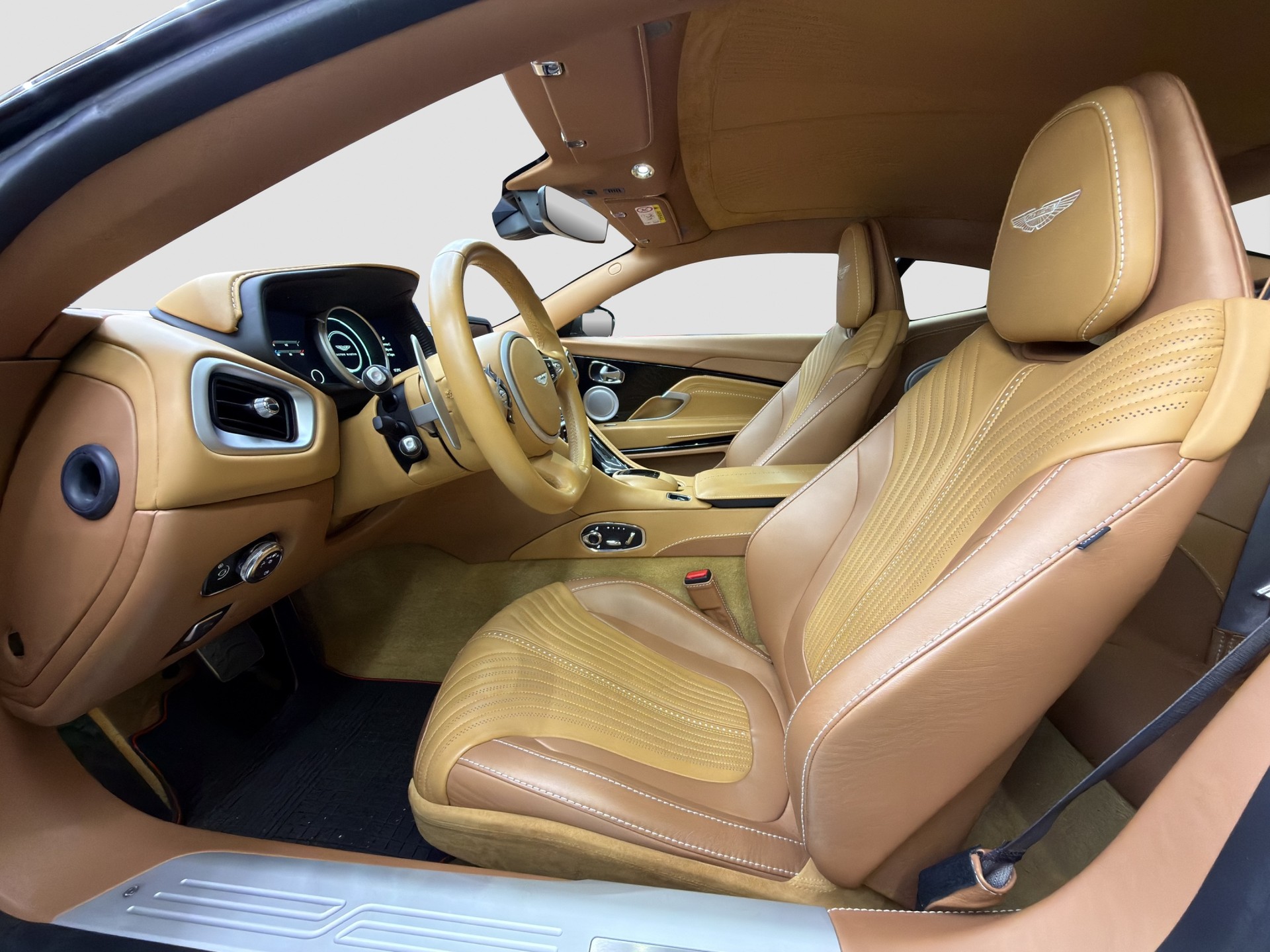 ASTON MARTIN DB11 V12 Launch Edition Touchtronic 3-image-11