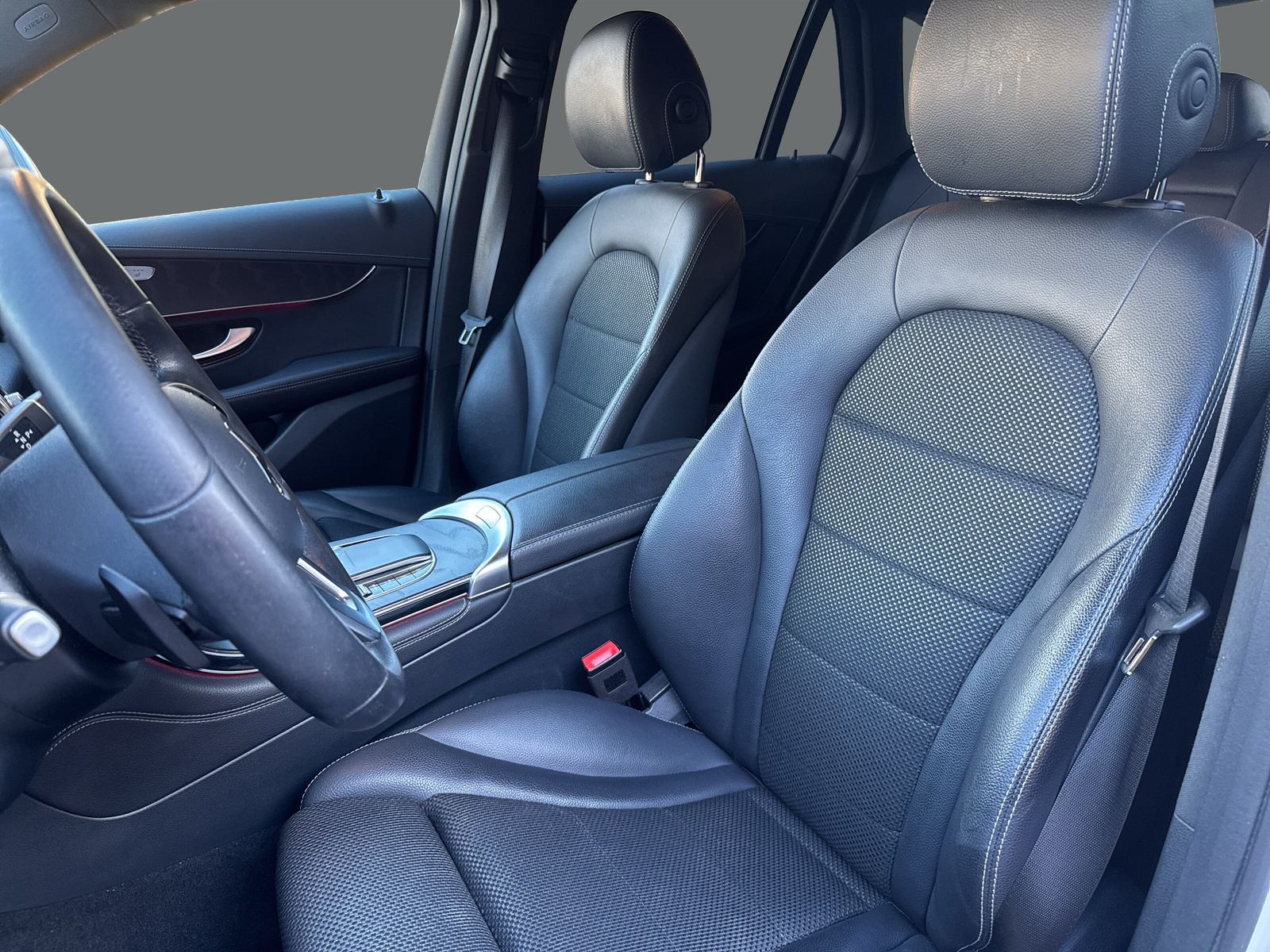 MERCEDES-BENZ GLC 200 AMG Line 4Matic-image-8