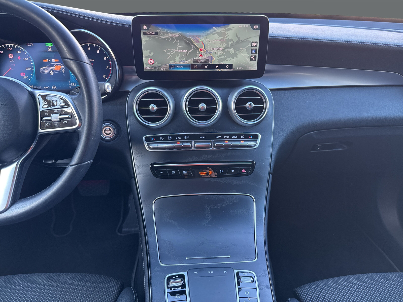 MERCEDES-BENZ GLC 200 AMG Line 4Matic-image-14