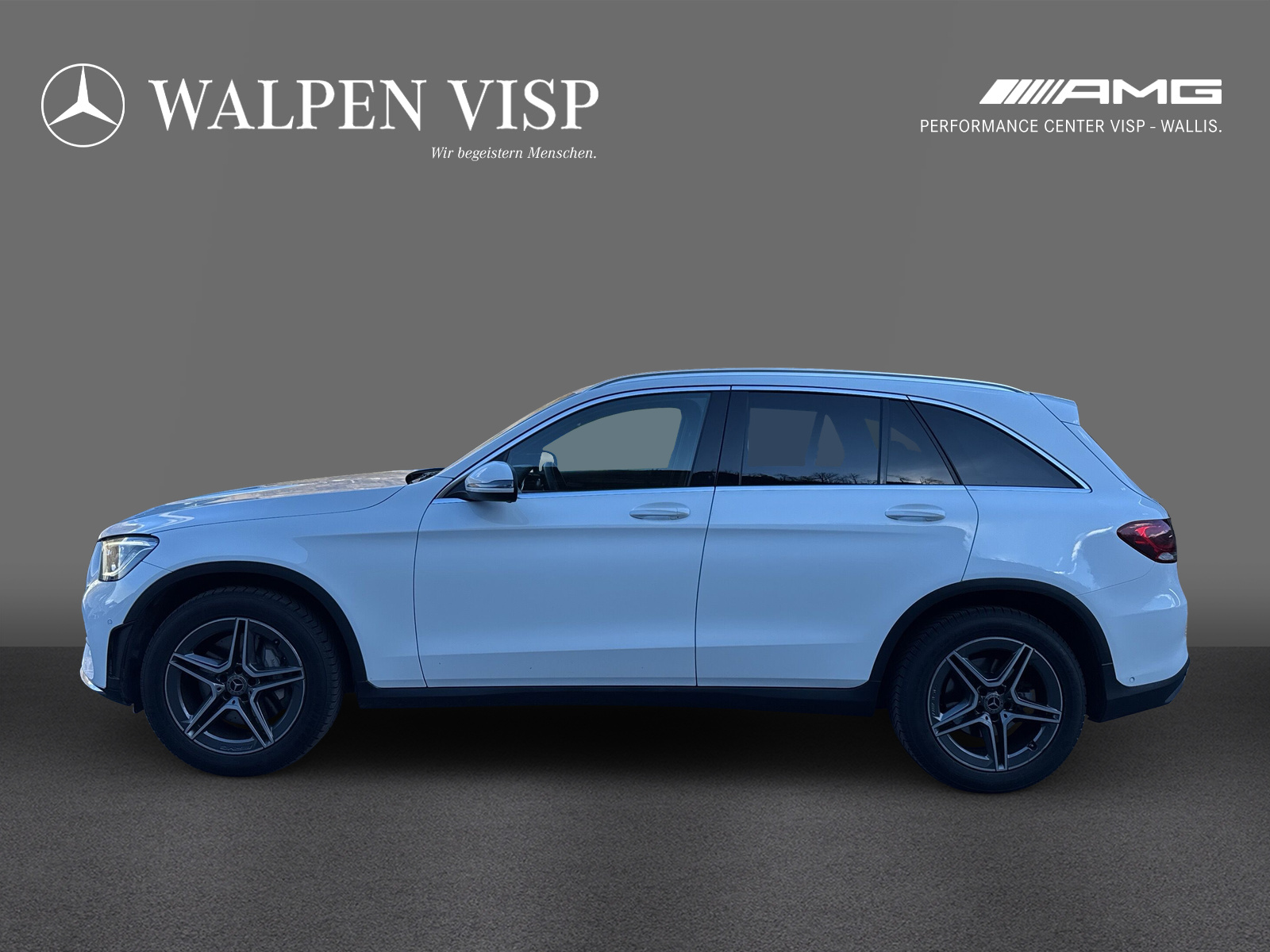 MERCEDES-BENZ GLC 200 AMG Line 4Matic-showroom-element-2