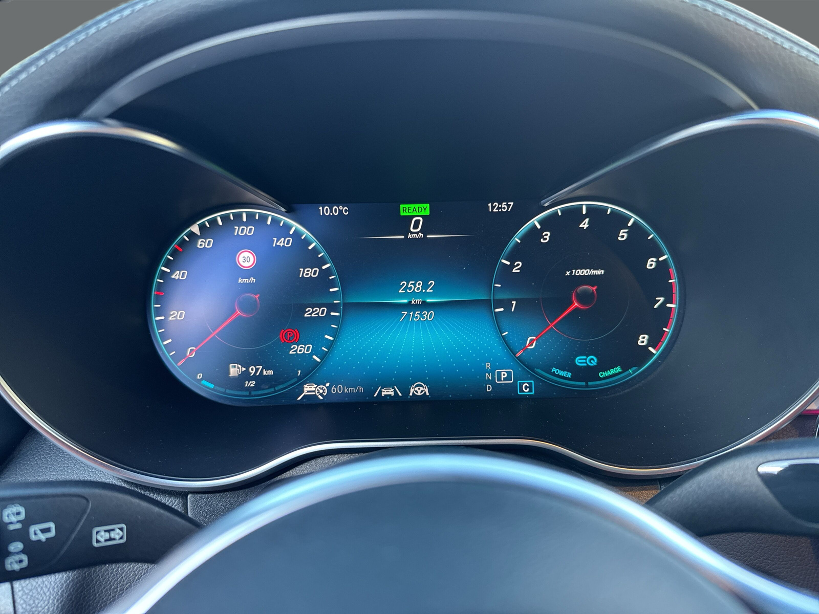 MERCEDES-BENZ GLC 200 AMG Line 4Matic-image-10
