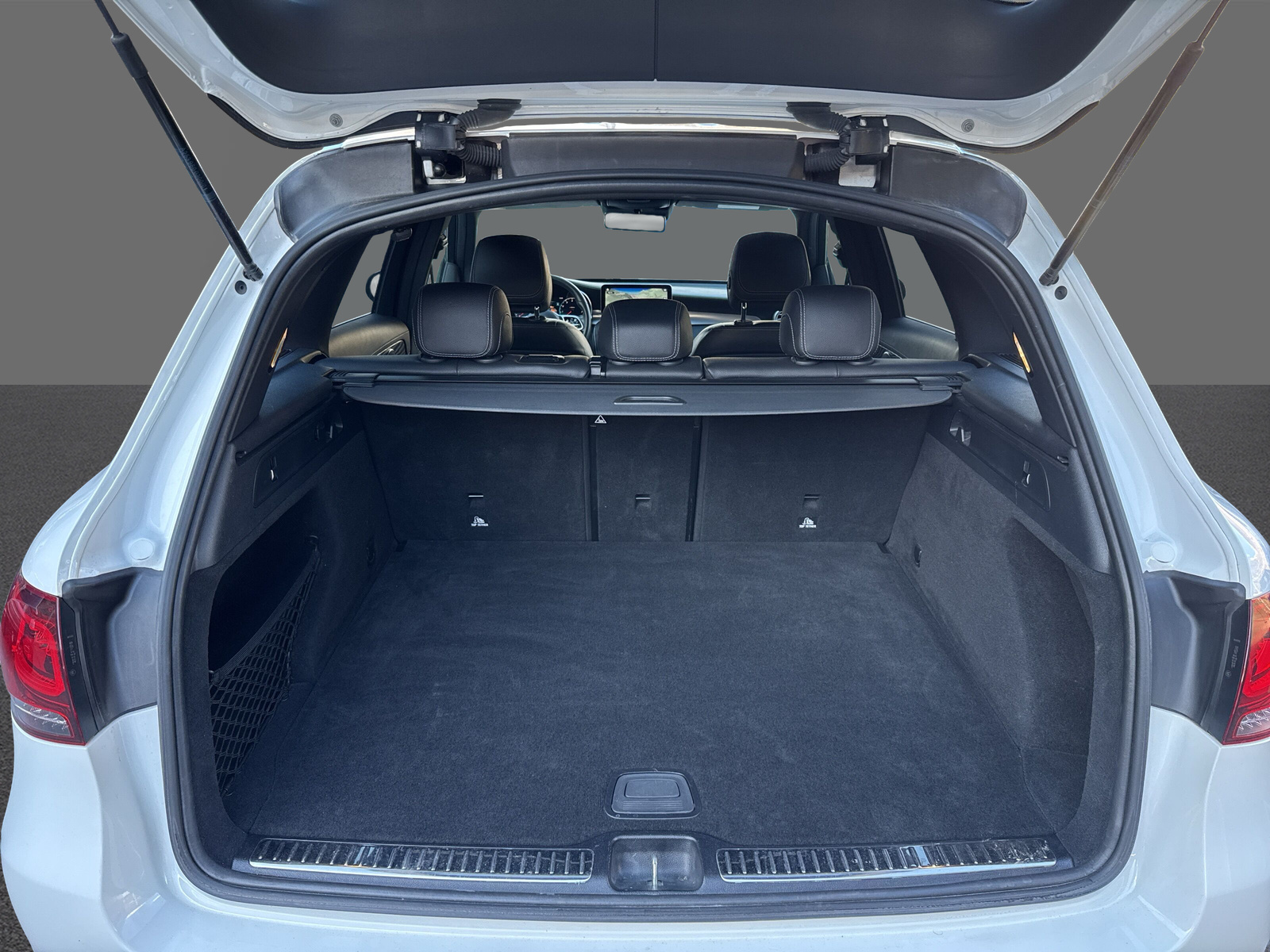 MERCEDES-BENZ GLC 200 AMG Line 4Matic-image-19