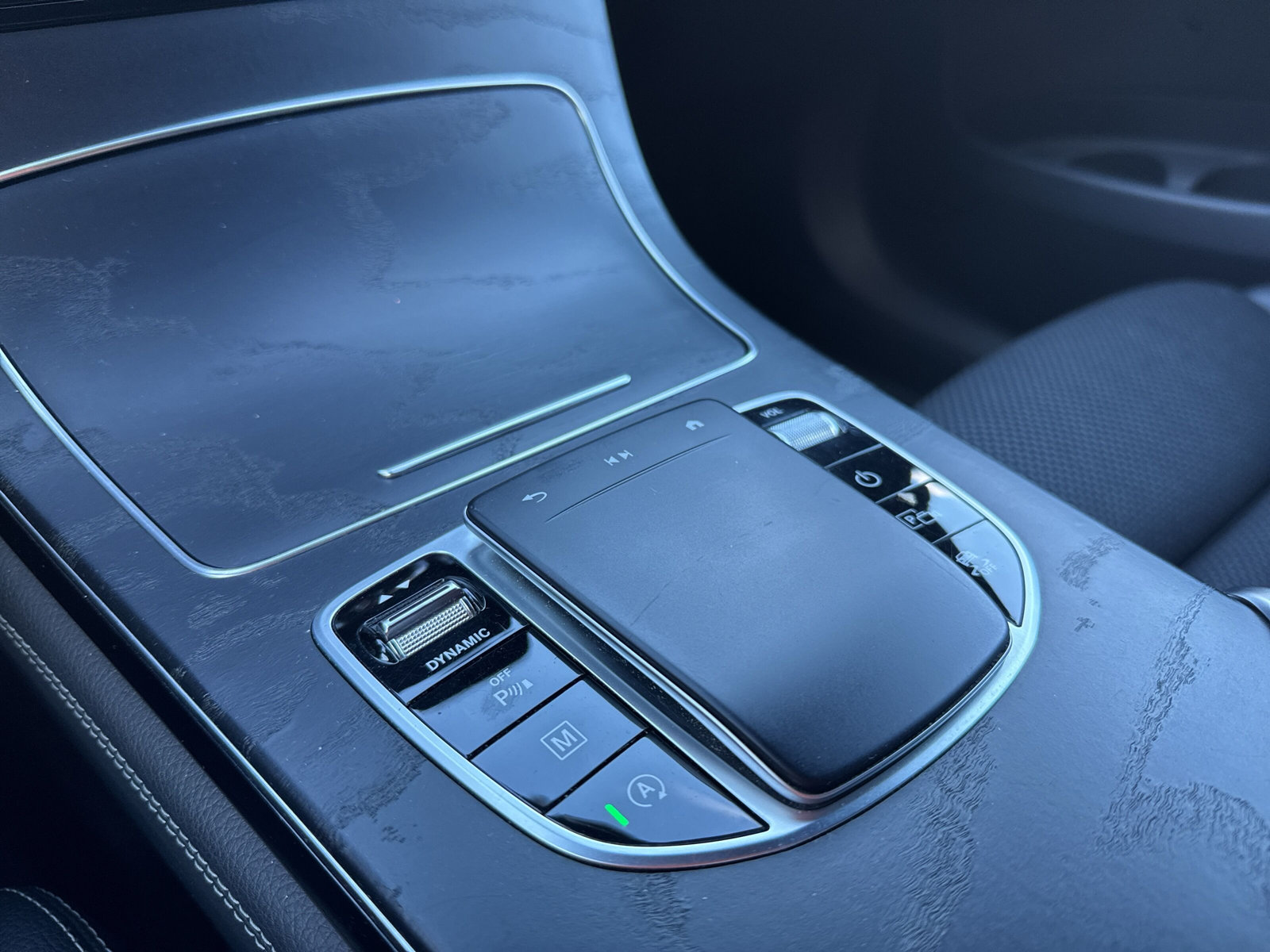 MERCEDES-BENZ GLC 200 AMG Line 4Matic-image-24