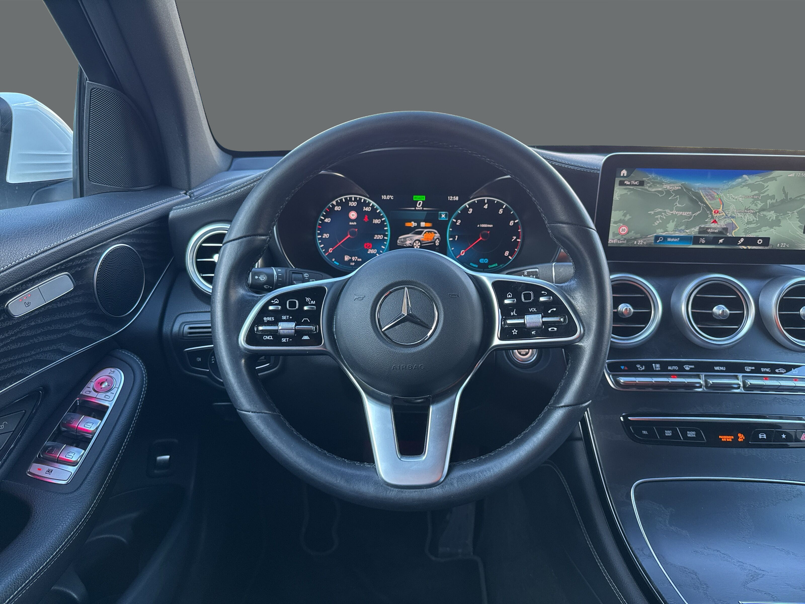 MERCEDES-BENZ GLC 200 AMG Line 4Matic-image-9