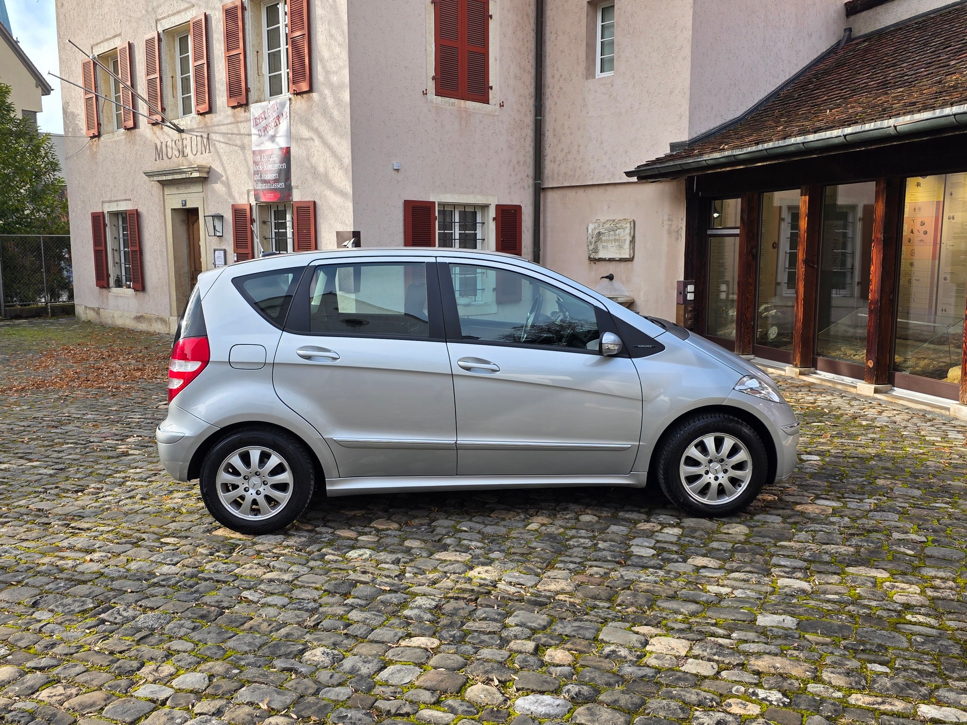 MERCEDES-BENZ A150 Eleganze Automatikgetriebe-image-8