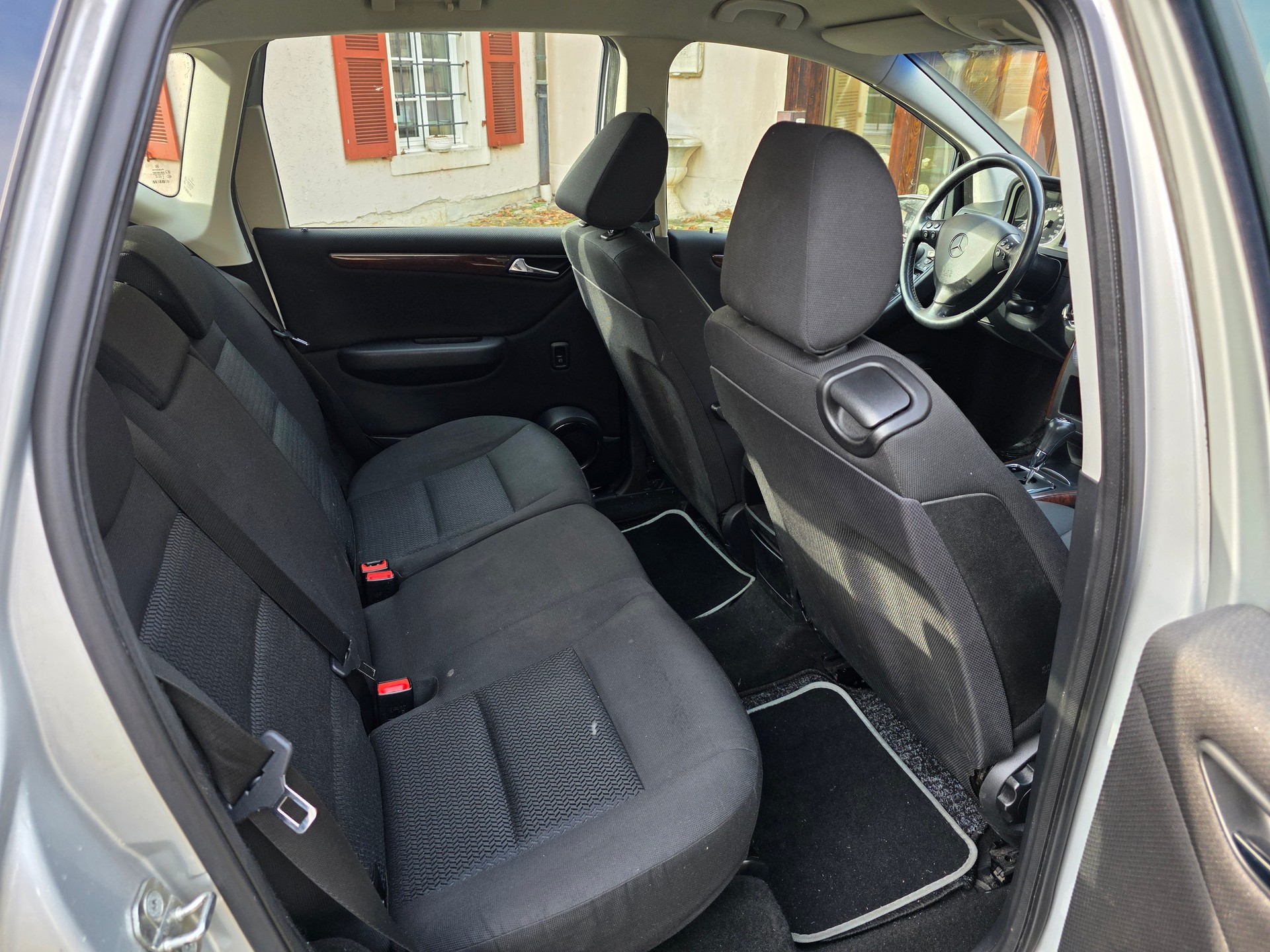 MERCEDES-BENZ A150 Eleganze Automatikgetriebe-image-14