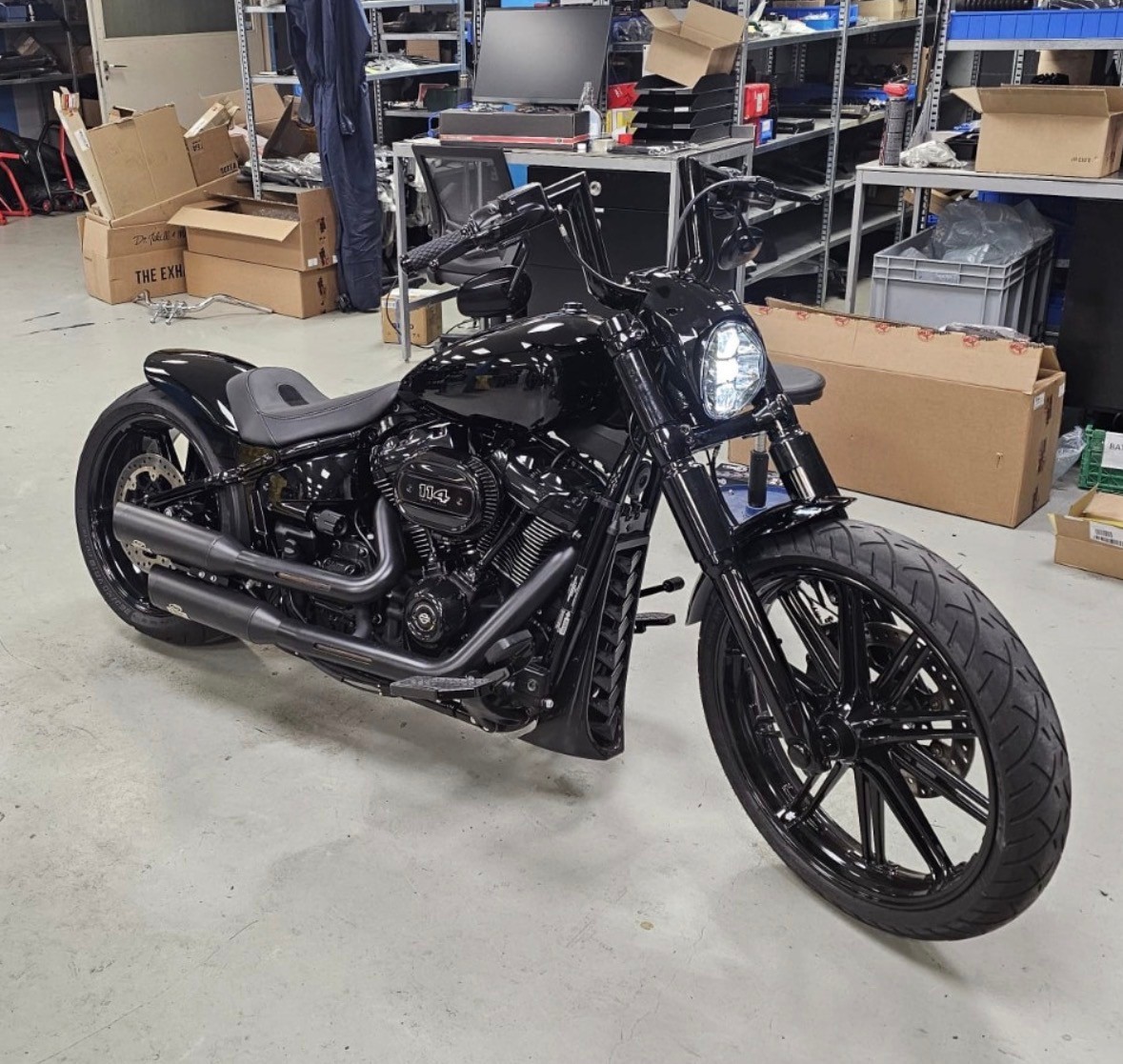 HARLEY-DAVIDSON FXBRS Breakout 114 ABS-image-1