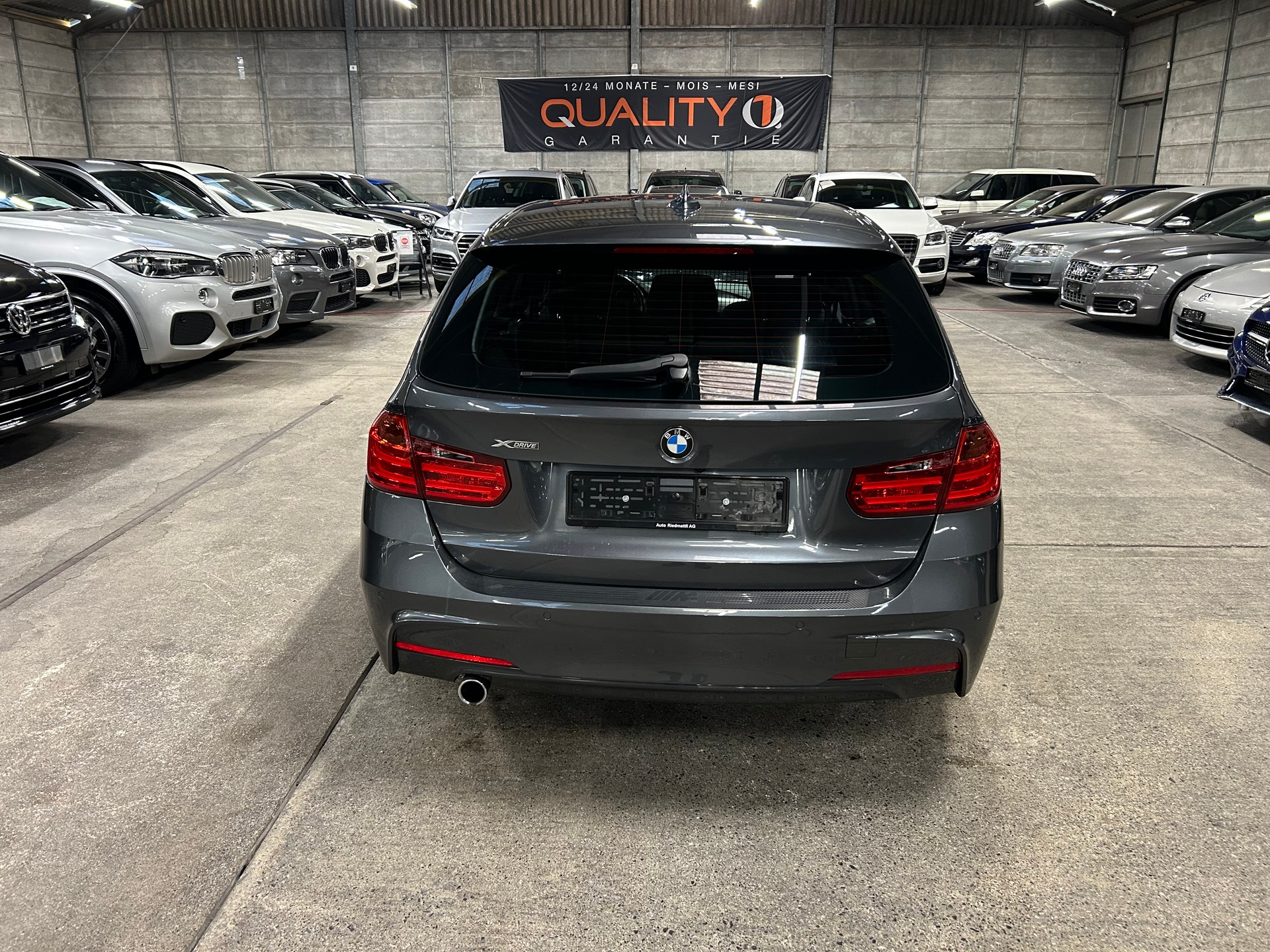 BMW 320d xDrive M Sportpaket Touring Steptronic-image-4