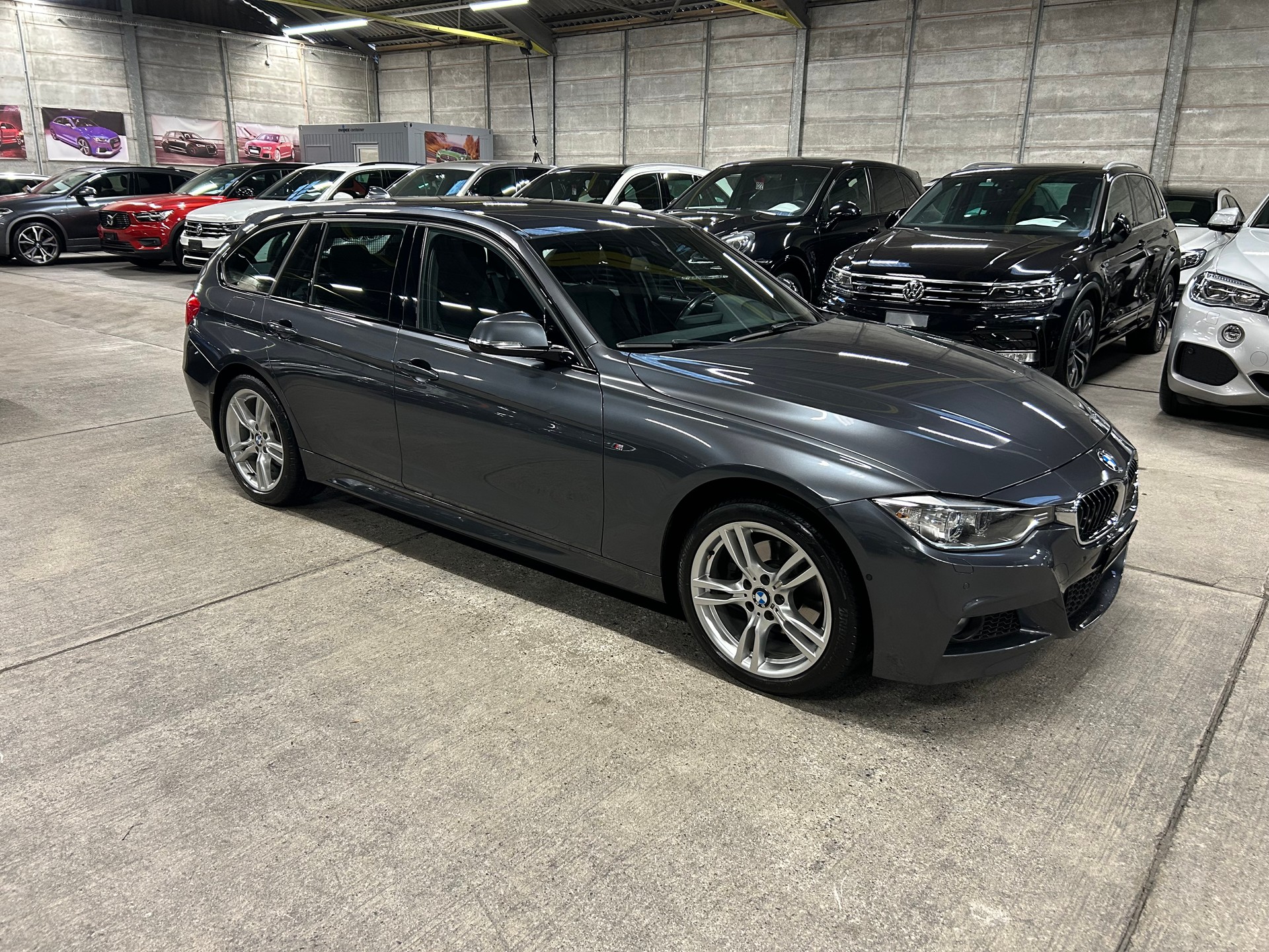 BMW 320d xDrive M Sportpaket Touring Steptronic-image-1