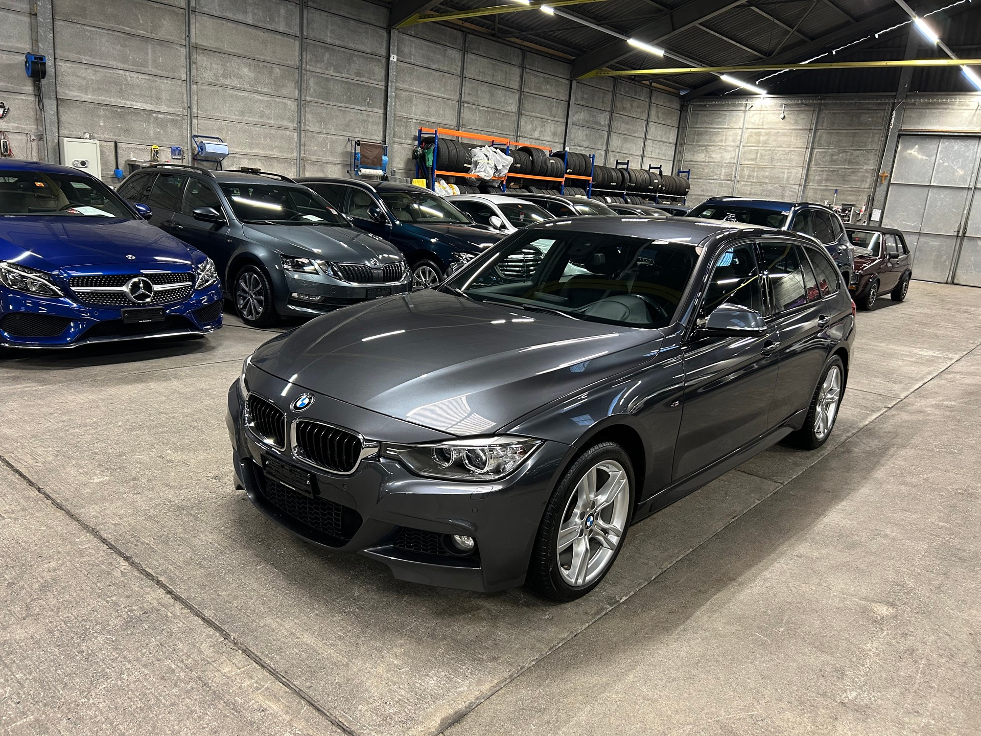 BMW 320d xDrive M Sportpaket Touring Steptronic-image-7
