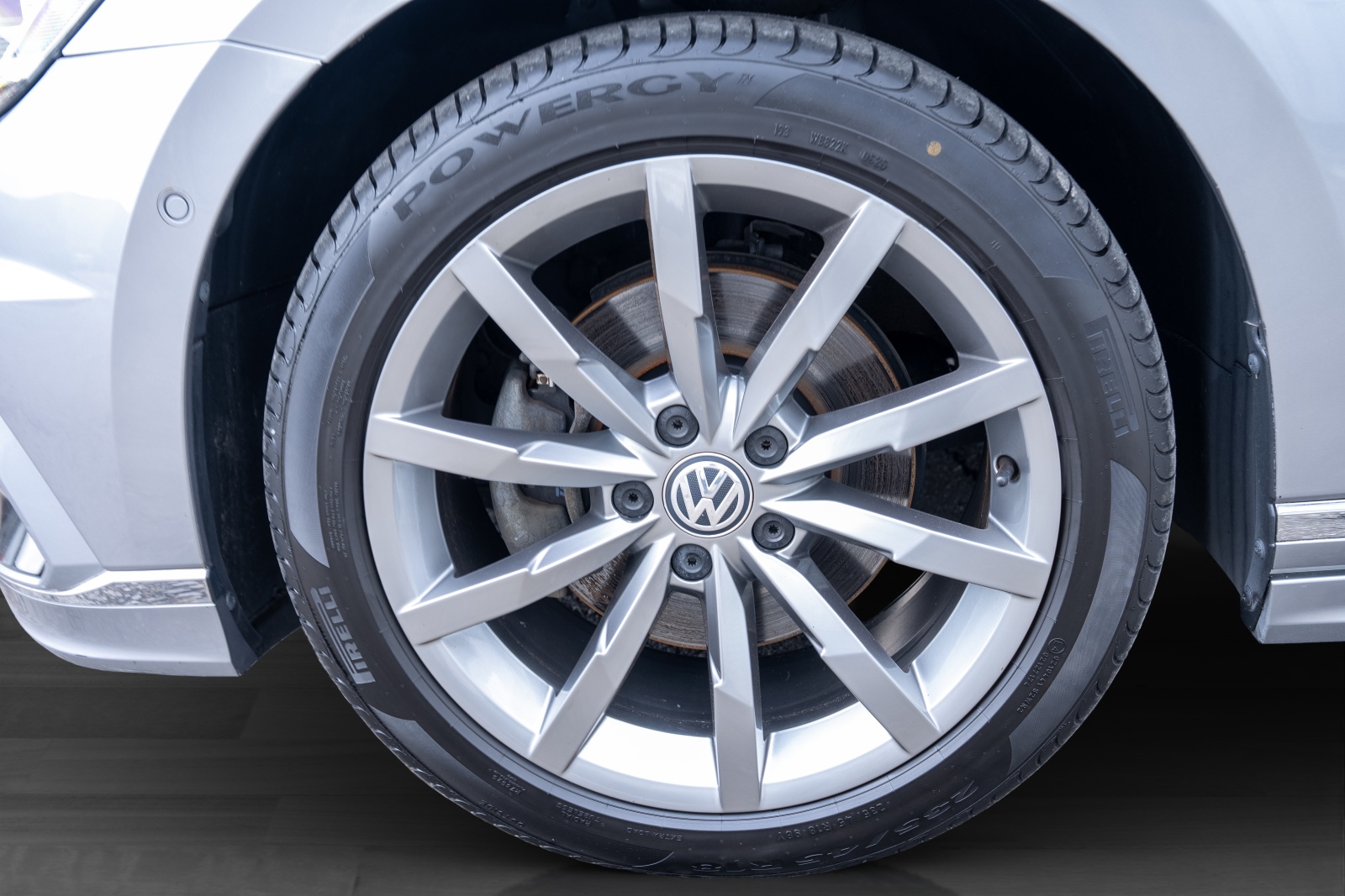 VW Passat Variant 2.0 TDI R-Line DSG-image-9