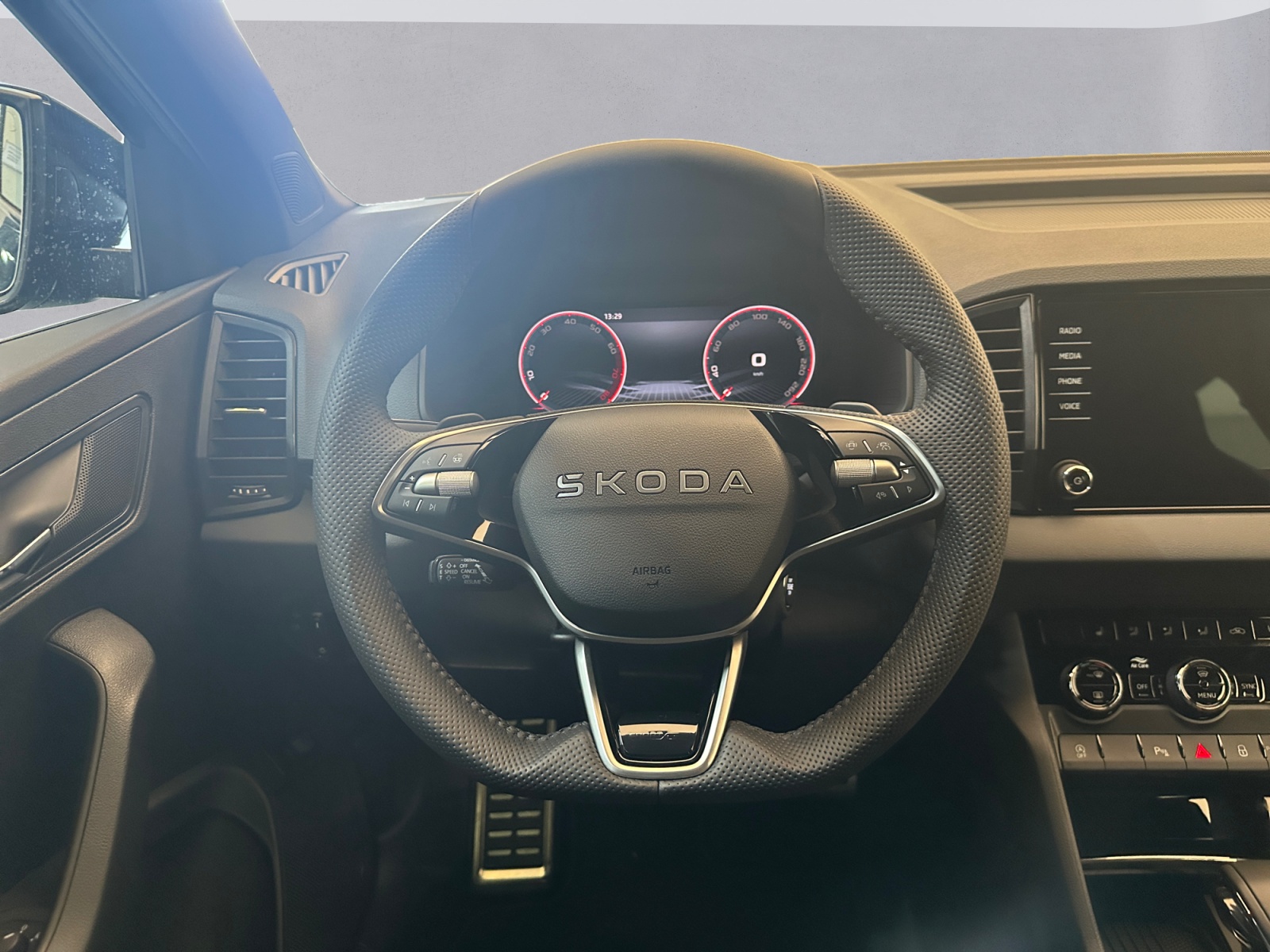 SKODA Karoq «Dynamic» Limited Edition (Netto)-image-9