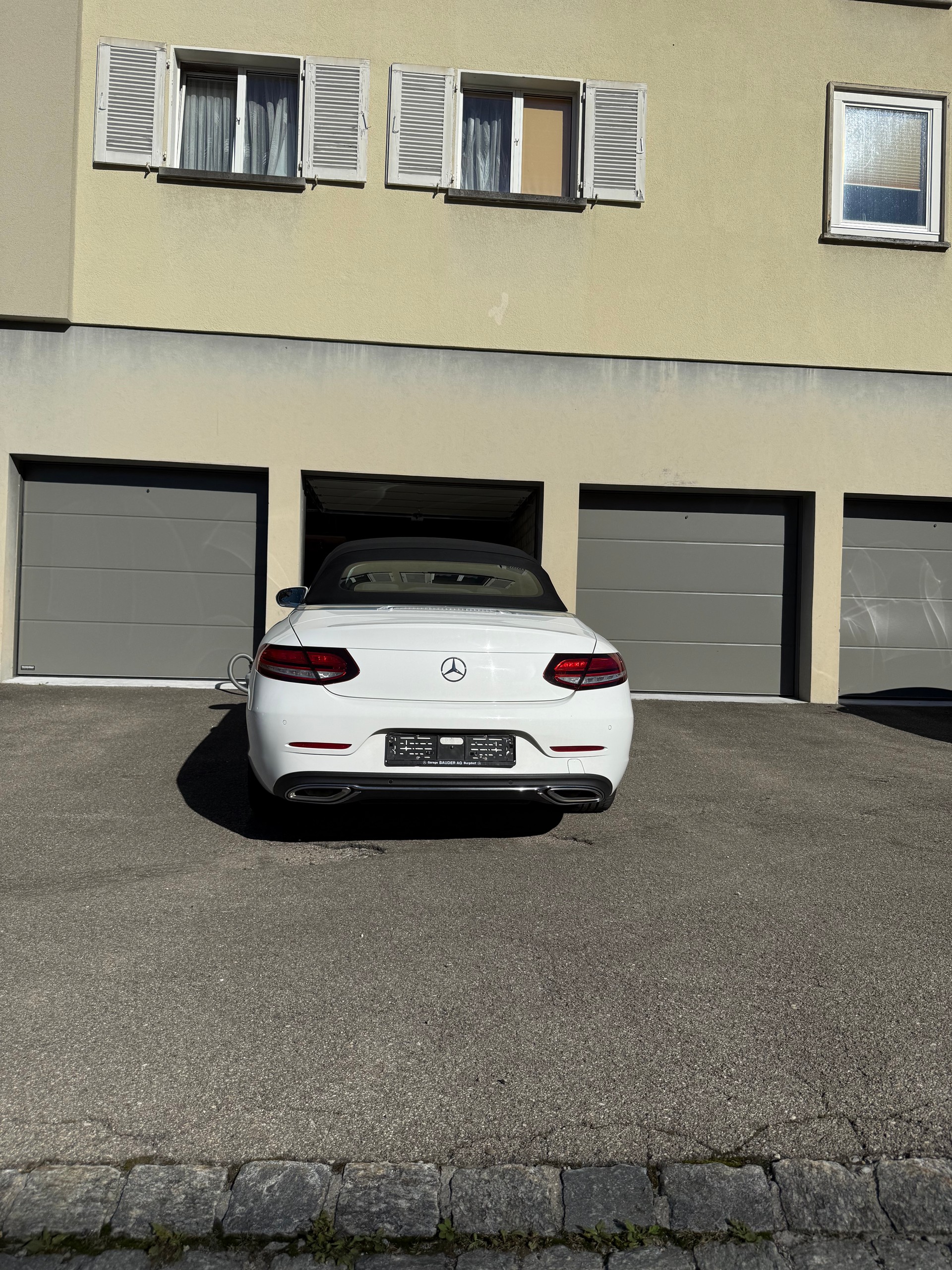 MERCEDES-BENZ C 180 Cabriolet-image-3
