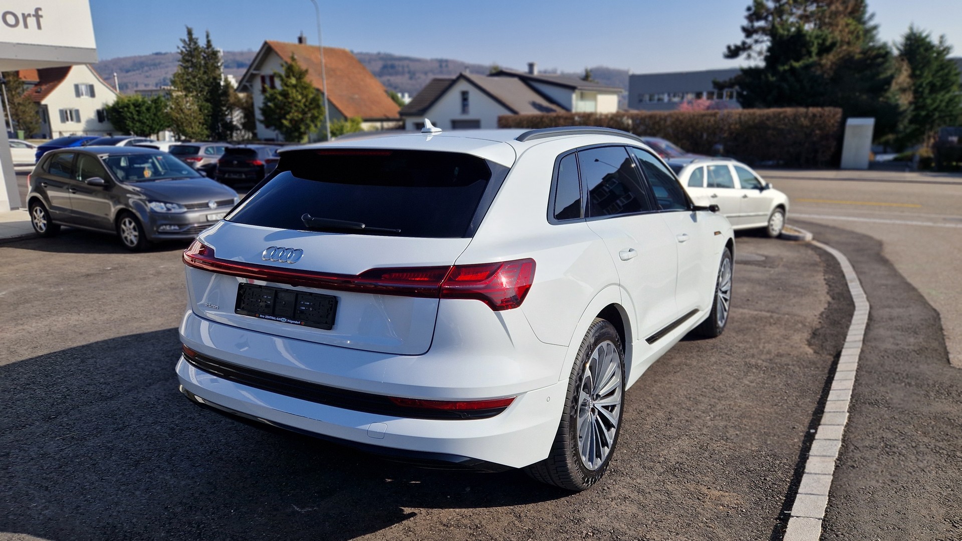 AUDI e-tron 55 Advanced quattro-image-3