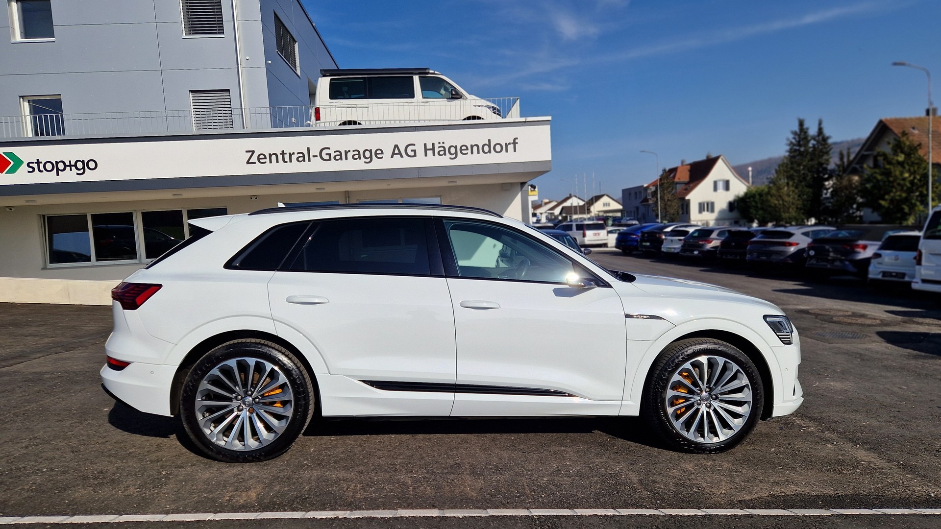 AUDI e-tron 55 Advanced quattro-image-4