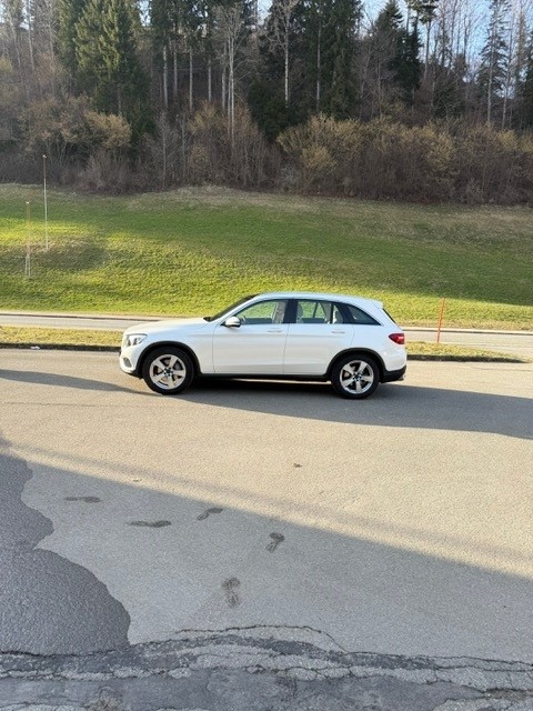 MERCEDES-BENZ GLC 350 d Exclusive 4Matic 9G-Tronic-showroom-element-3