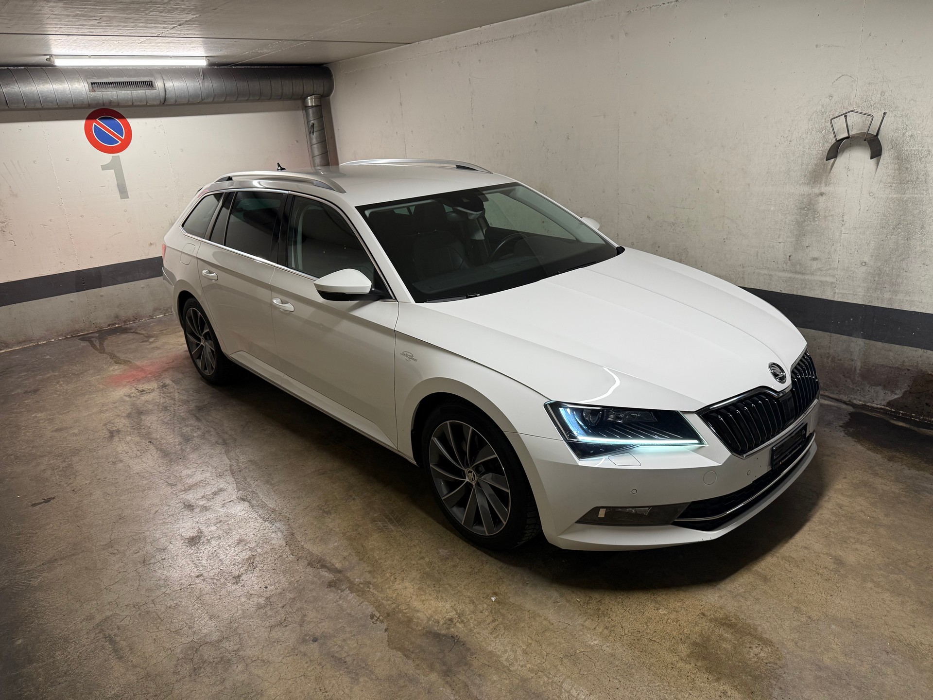 SKODA Superb Combi 2.0 TDi L&K 4x4 DSG
