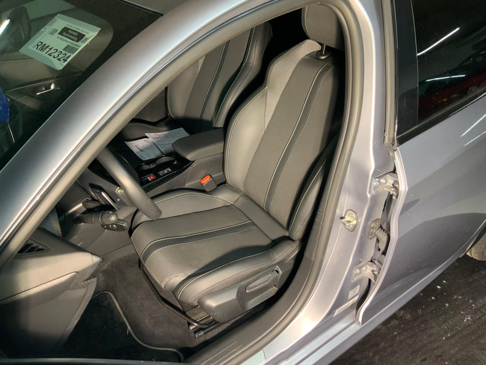 PEUGEOT 208 1.2 Hybrid 145 GT-image-9