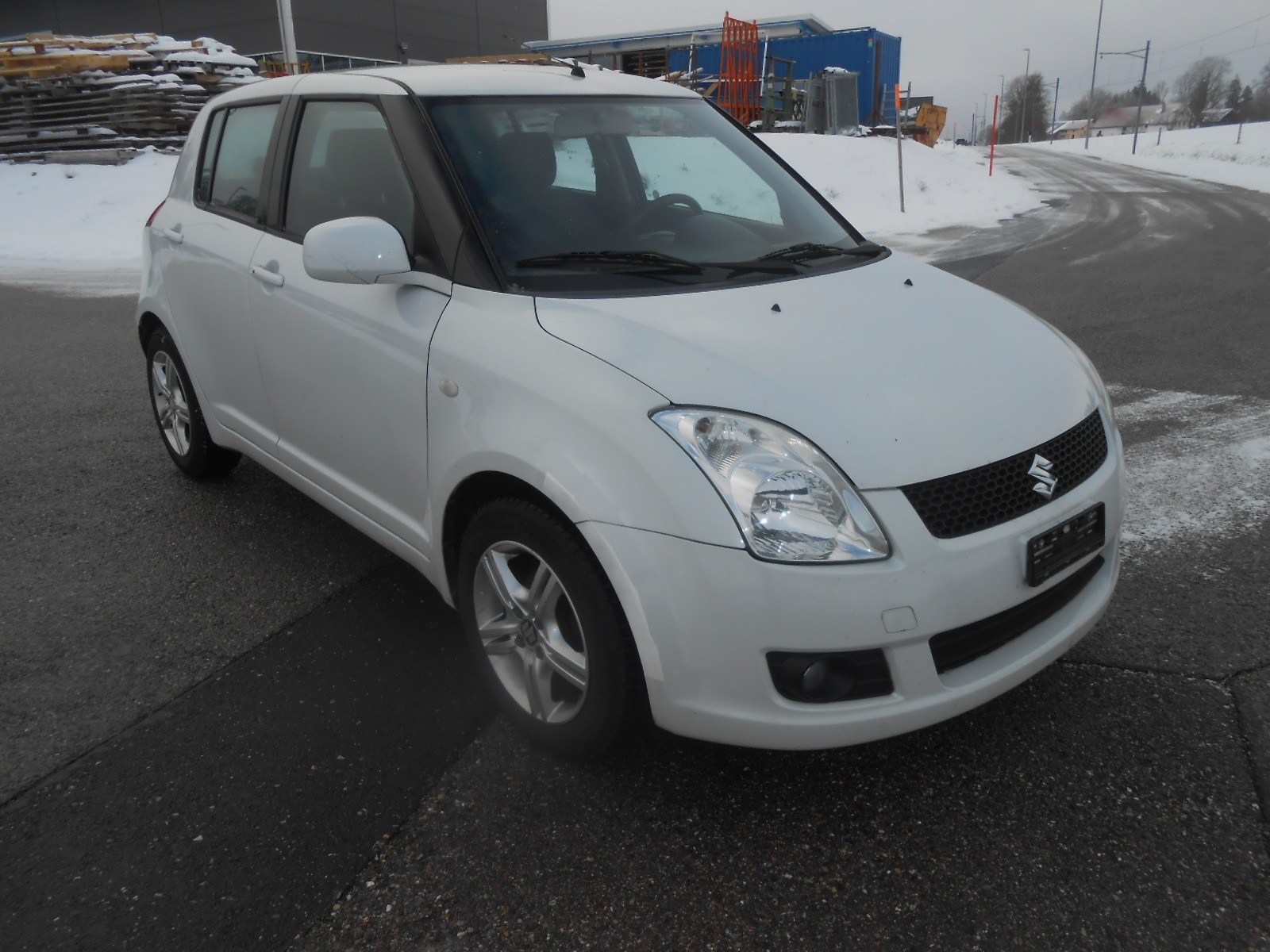 SUZUKI Swift 1.3i 16V GL Top-image-2