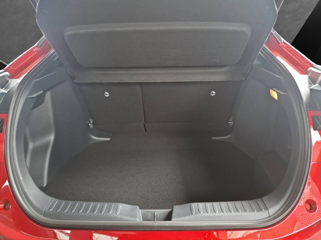 TOYOTA C-HR 2.0 HEV Swiss Edition 4x4 47410/000-image-15