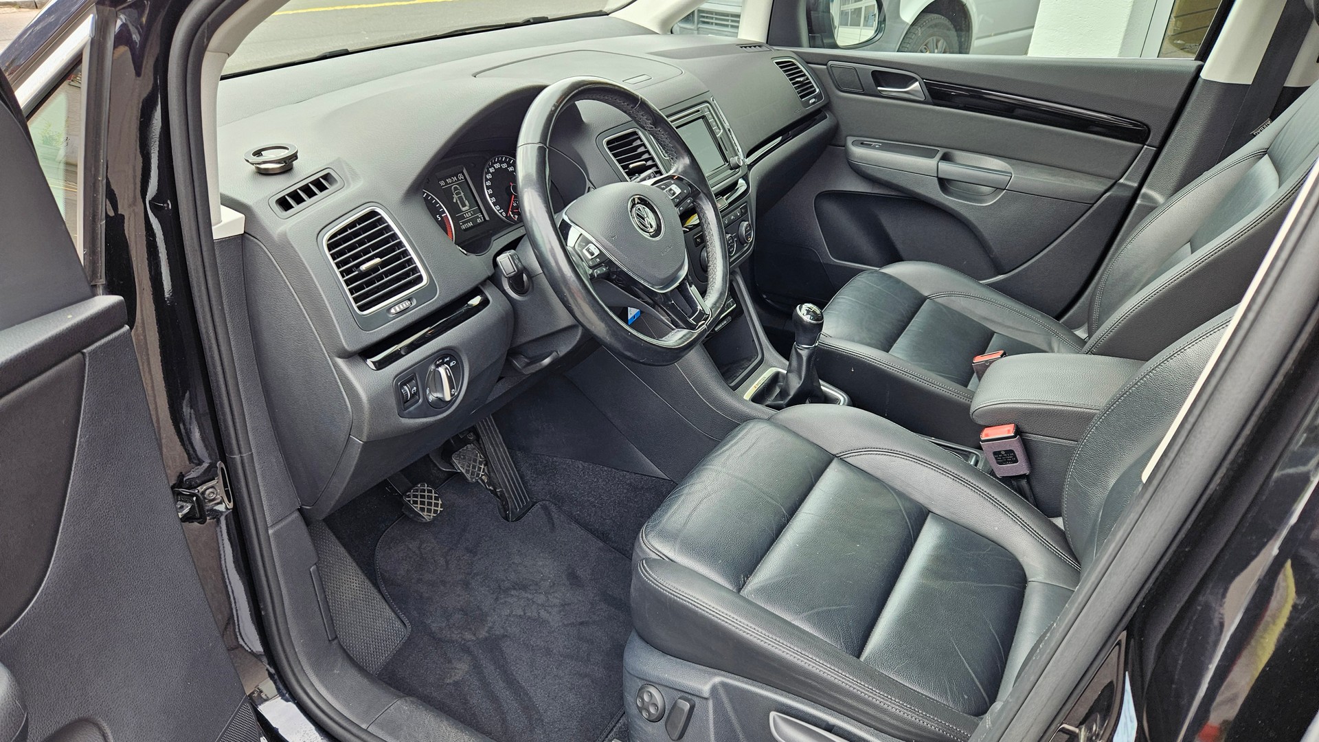 VW Sharan 2.0 TDI BMT Highline 4Motion-image-4