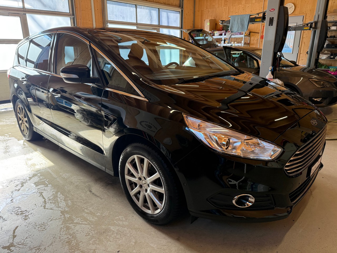 FORD S-Max 2.0 TDCi Titanium PowerShift-image-2