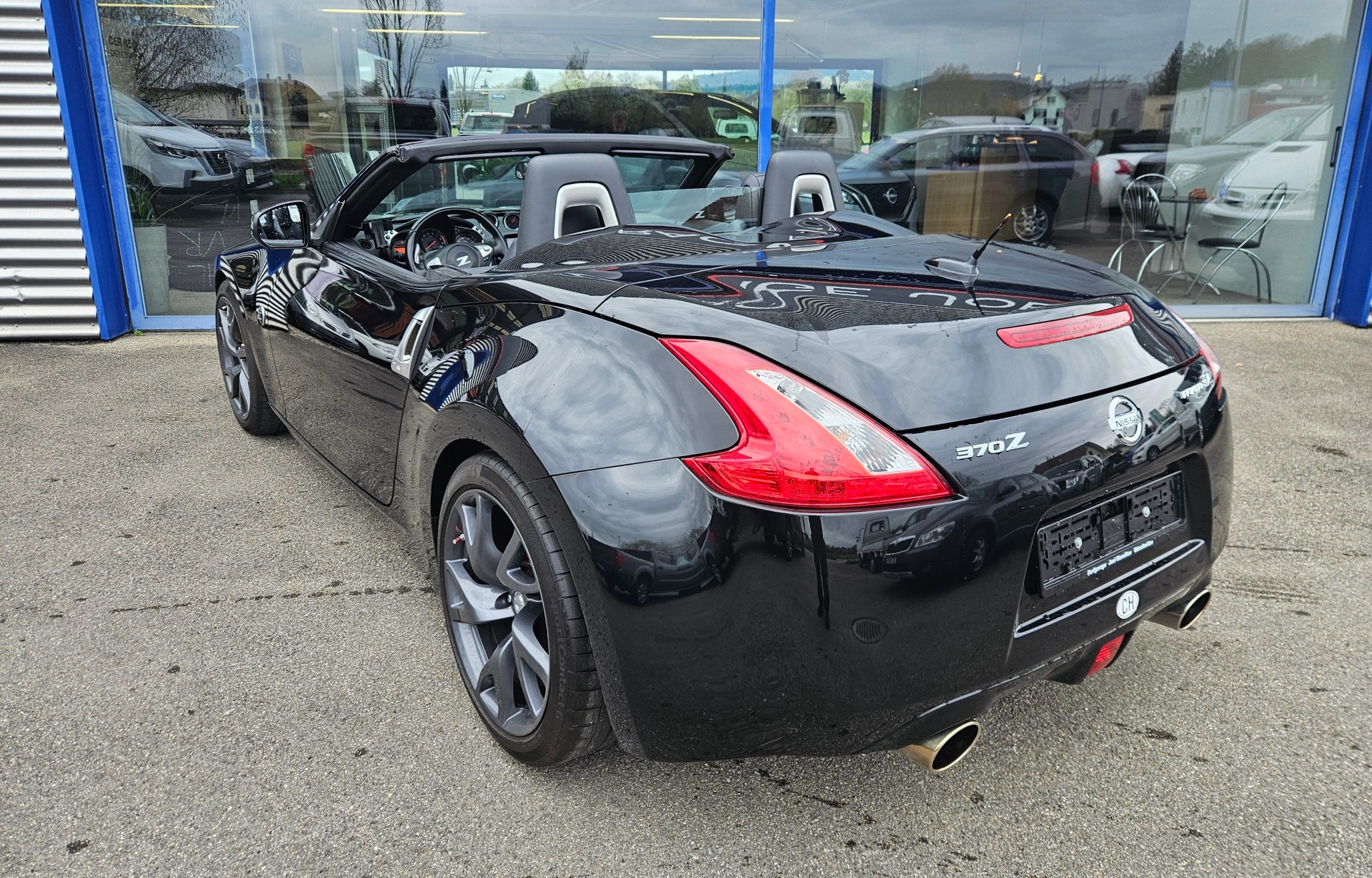 NISSAN 370 Z Roadster Pack Automatic-image-2