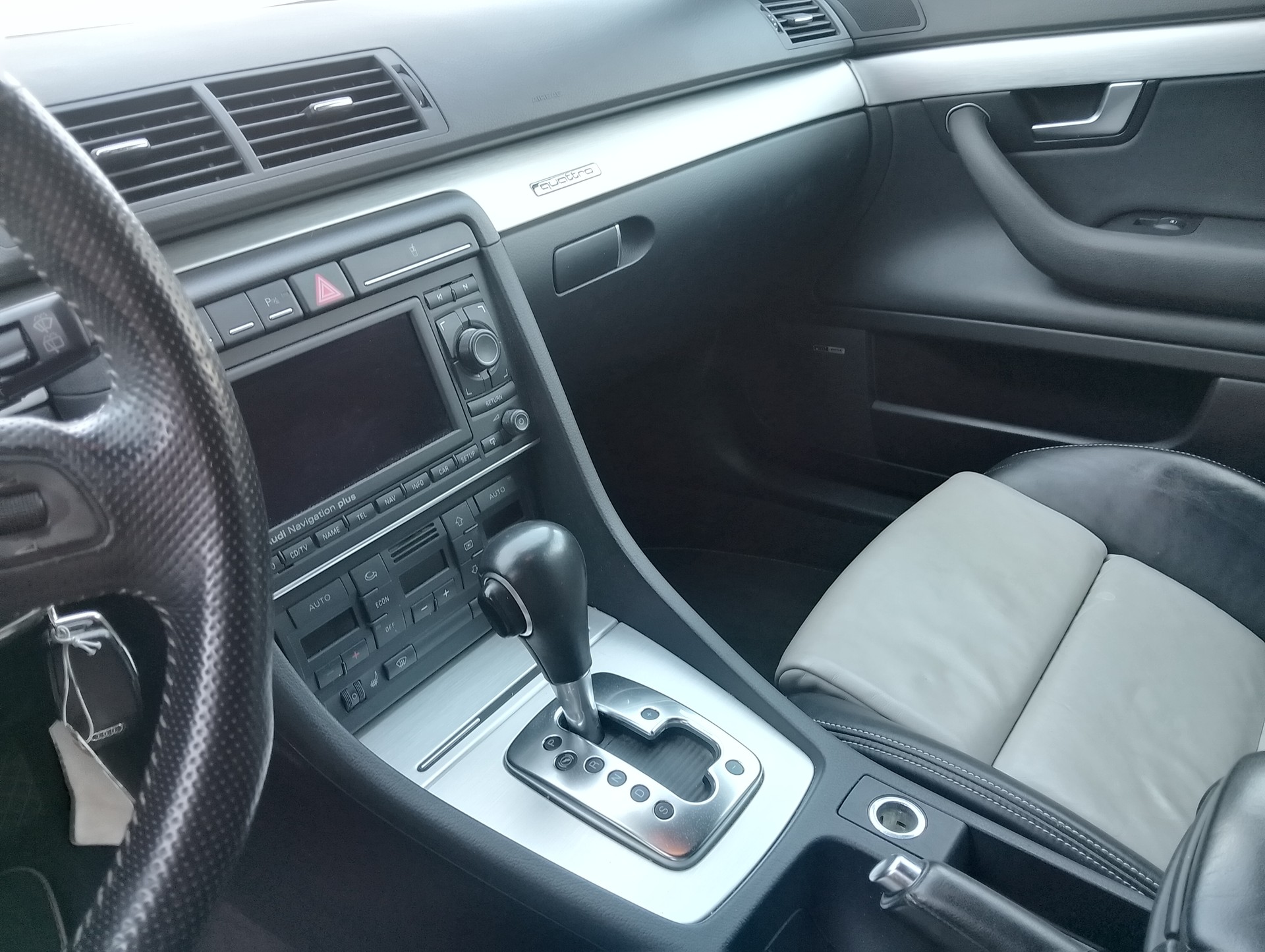 AUDI A4 Avant 3.2 FSI quattro-image-13