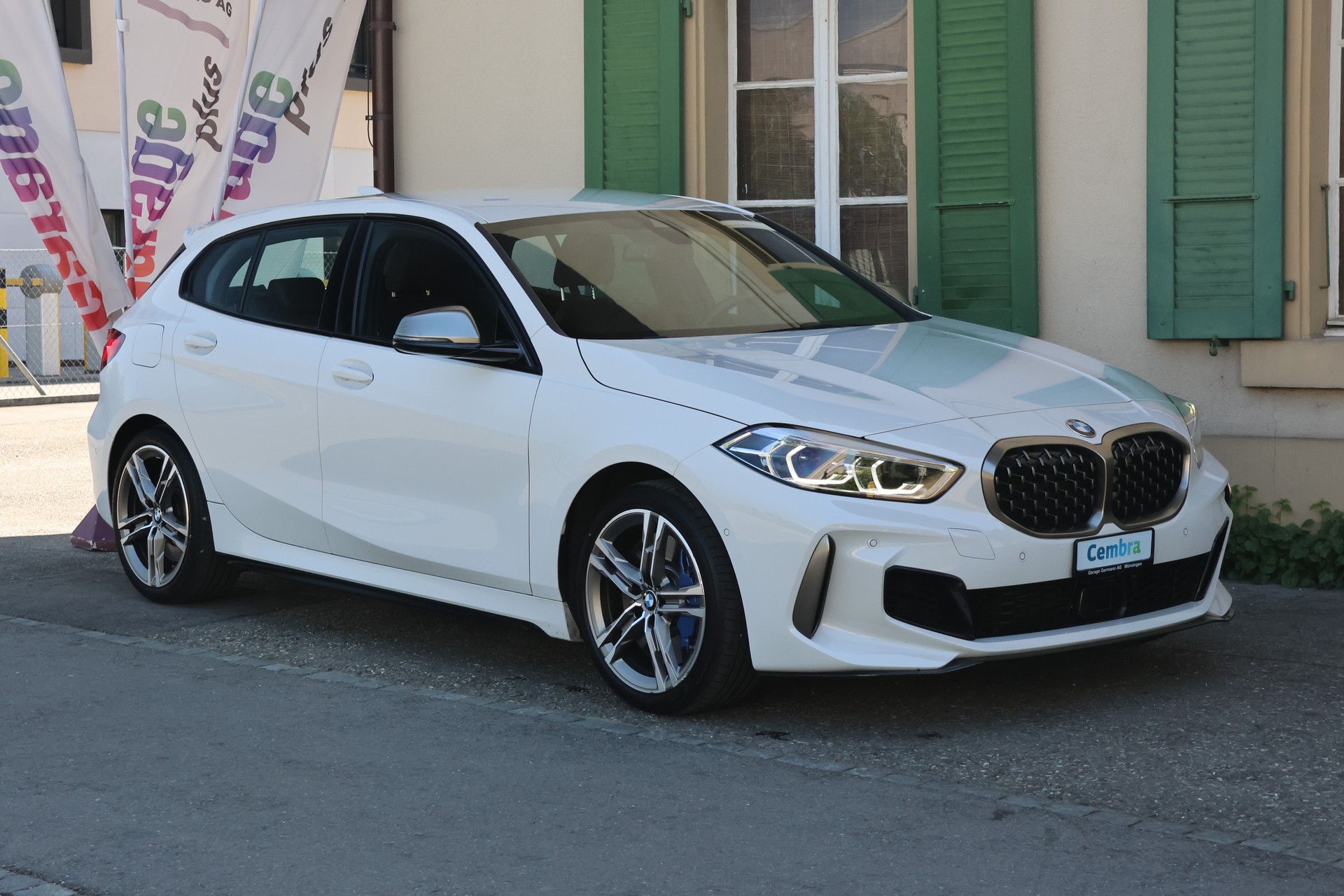 BMW M135i xDrive Steptronic (CH)-showroom-element-3