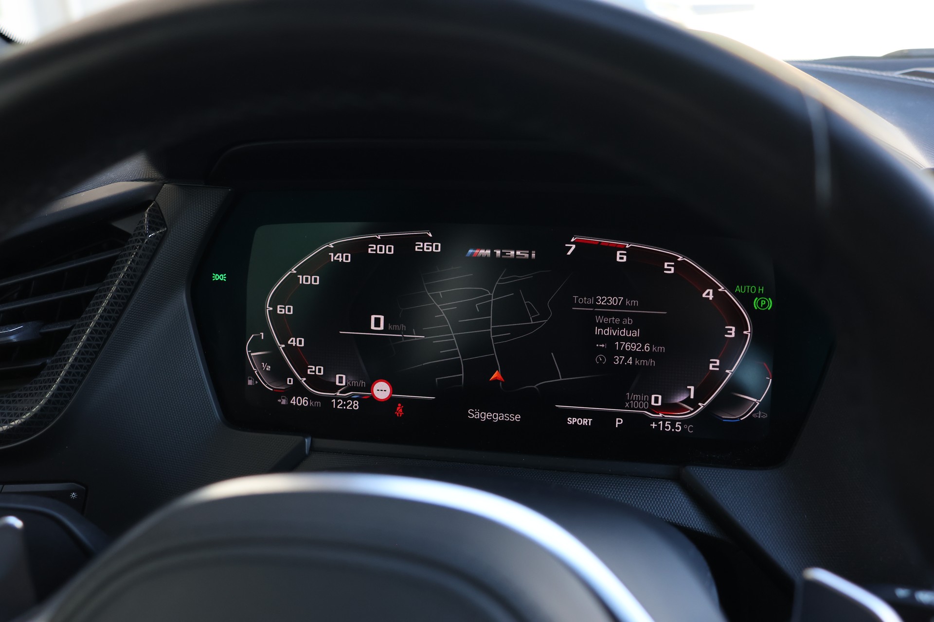 BMW M135i xDrive Steptronic (CH)-image-13