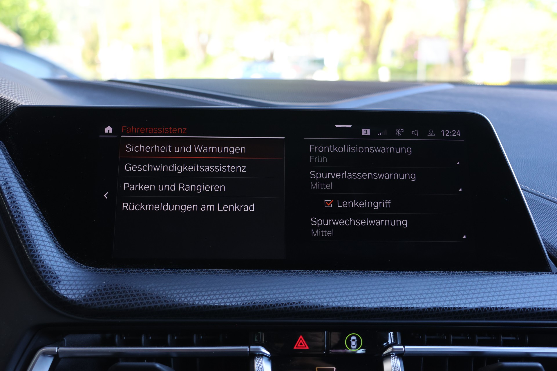 BMW M135i xDrive Steptronic (CH)-image-23