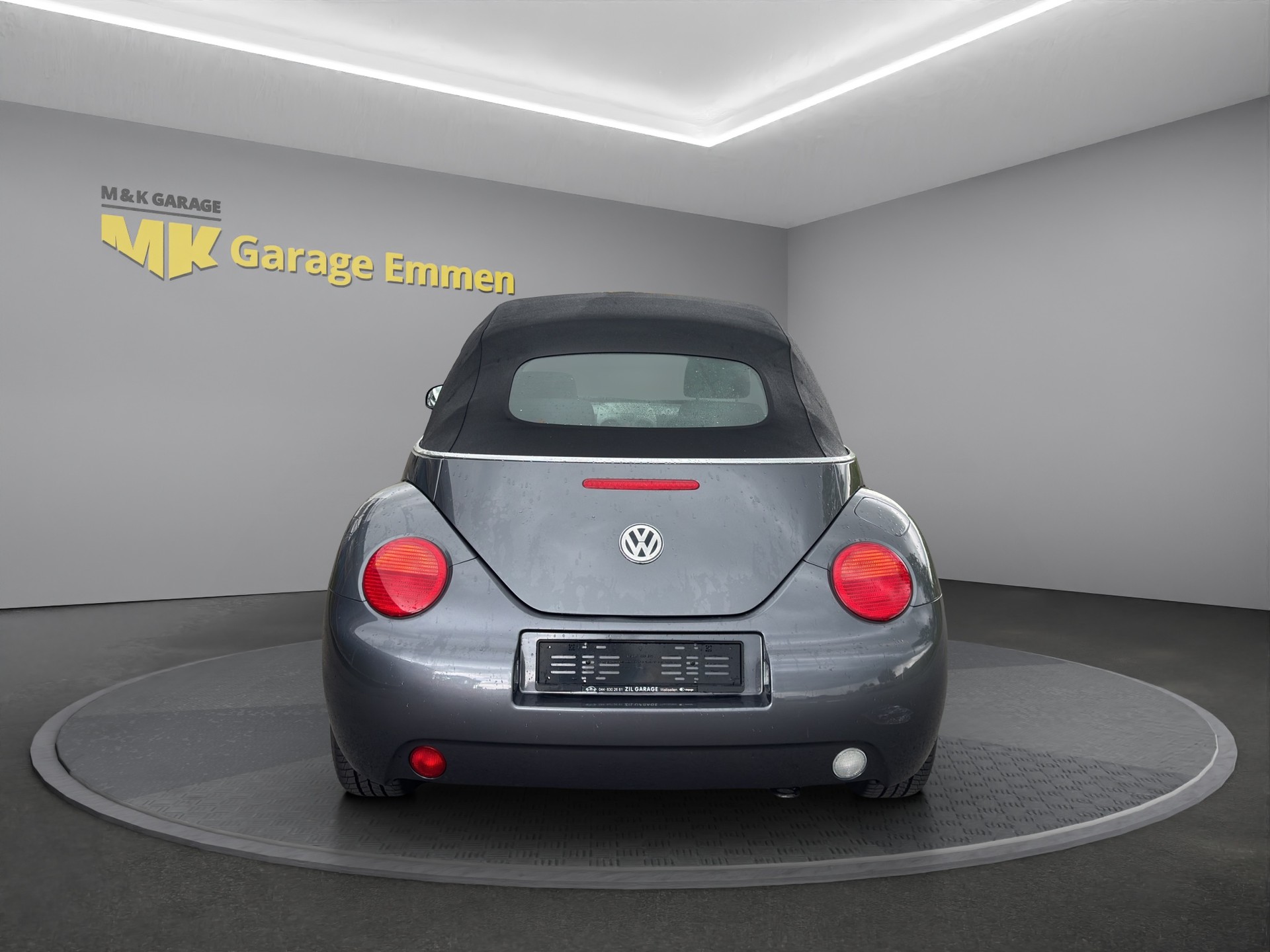 VW Beetle Cabrio 1.8 T-showroom-element-3