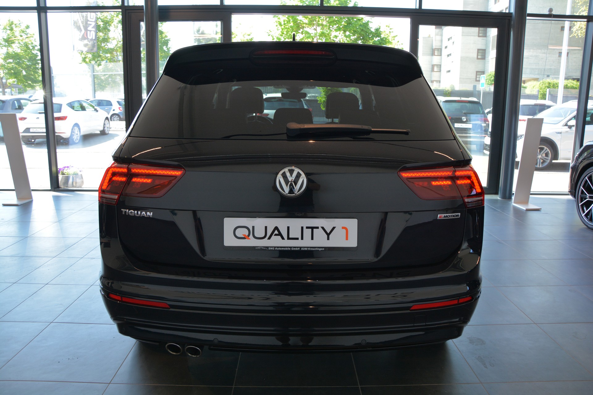 VW Tiguan 2.0 TDI SCR Highline 4Motion DSG R-Line-image-4