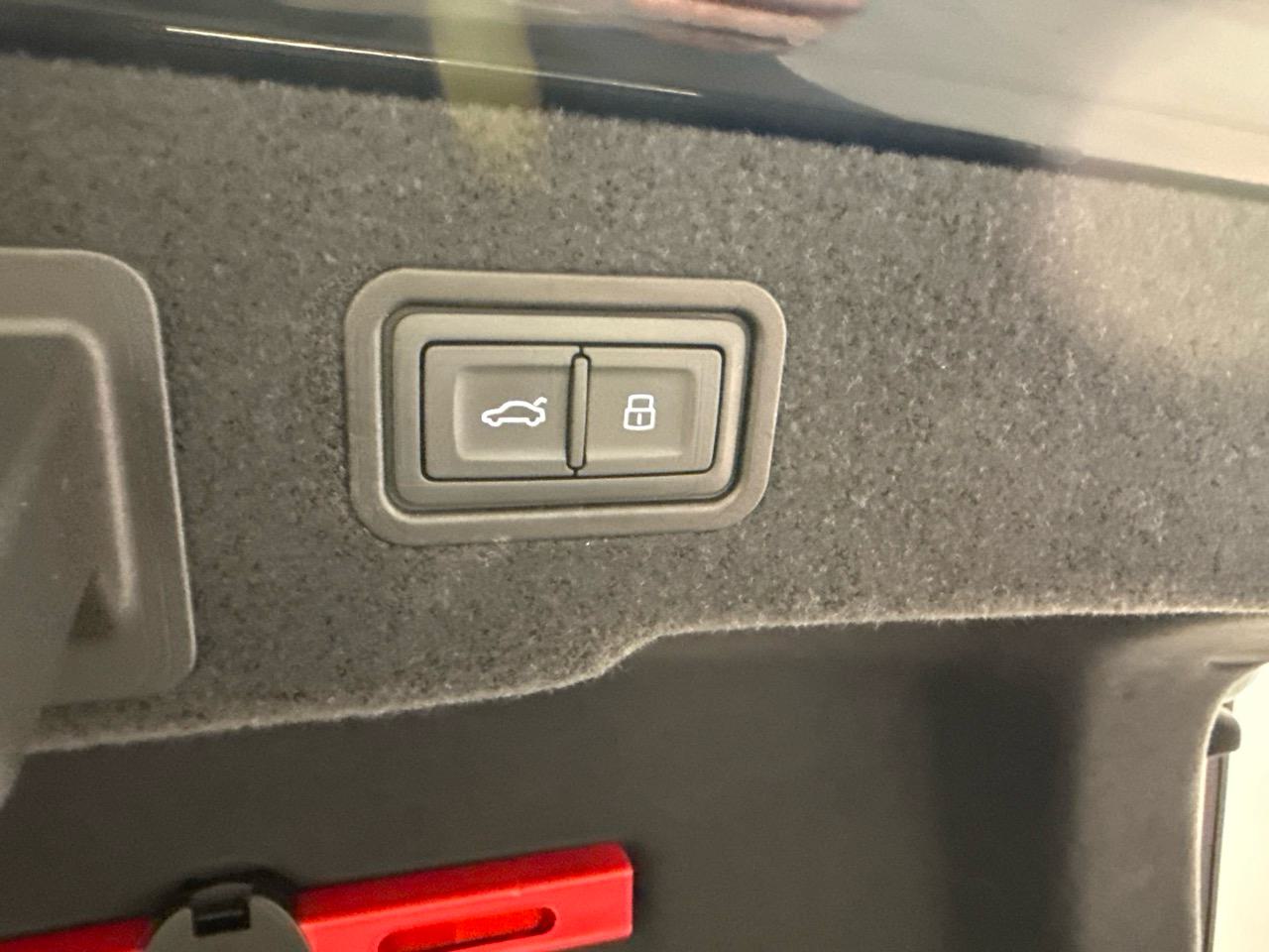 AUDI A8 55 TFSI quattro S-Line tiptronic-image-11