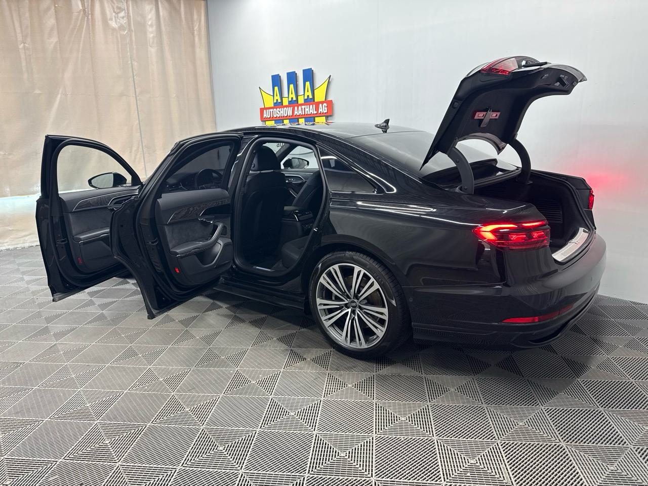AUDI A8 55 TFSI quattro S-Line tiptronic-image-13